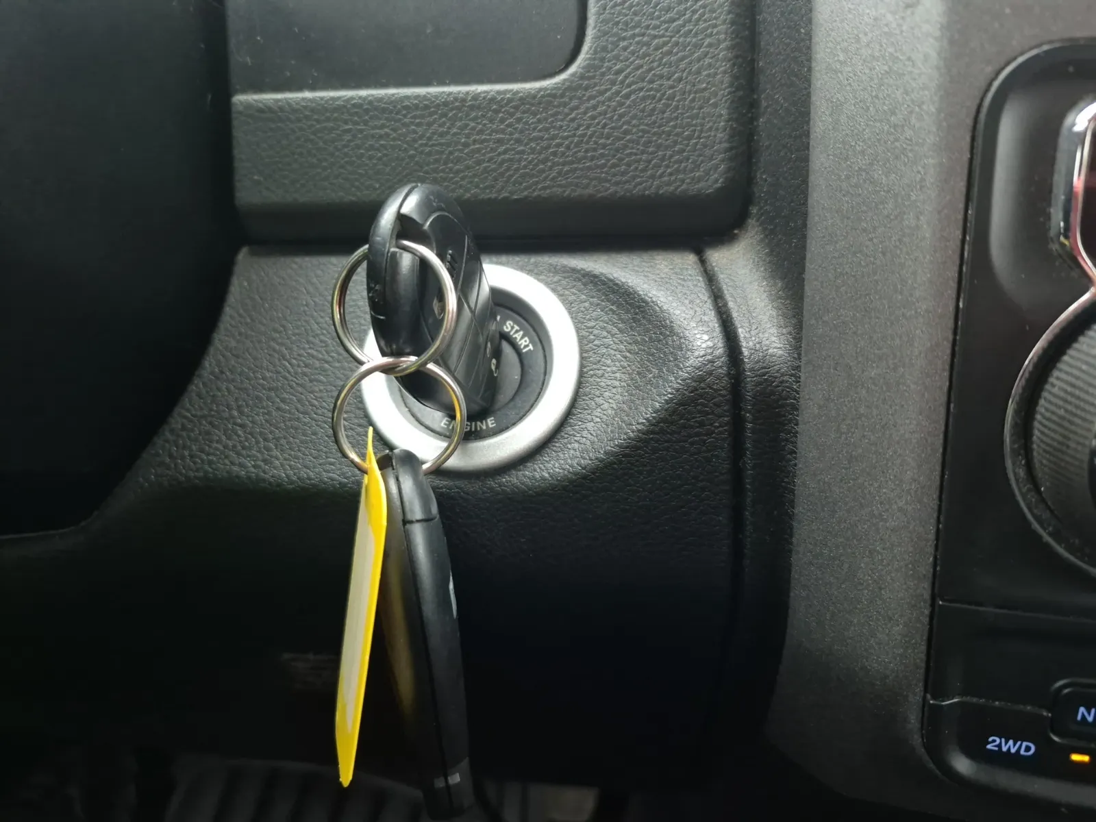 Keys/Fobs/Manual Photo