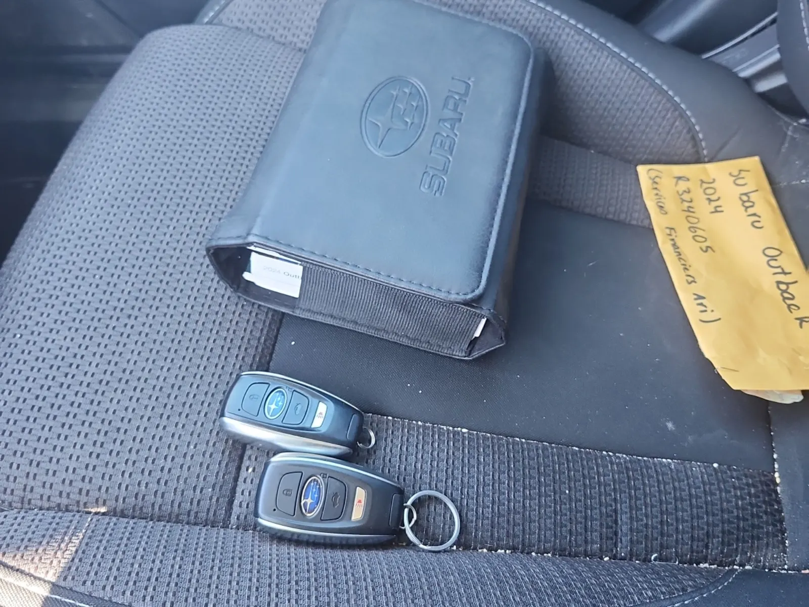 Keys/Fobs/Manual Photo