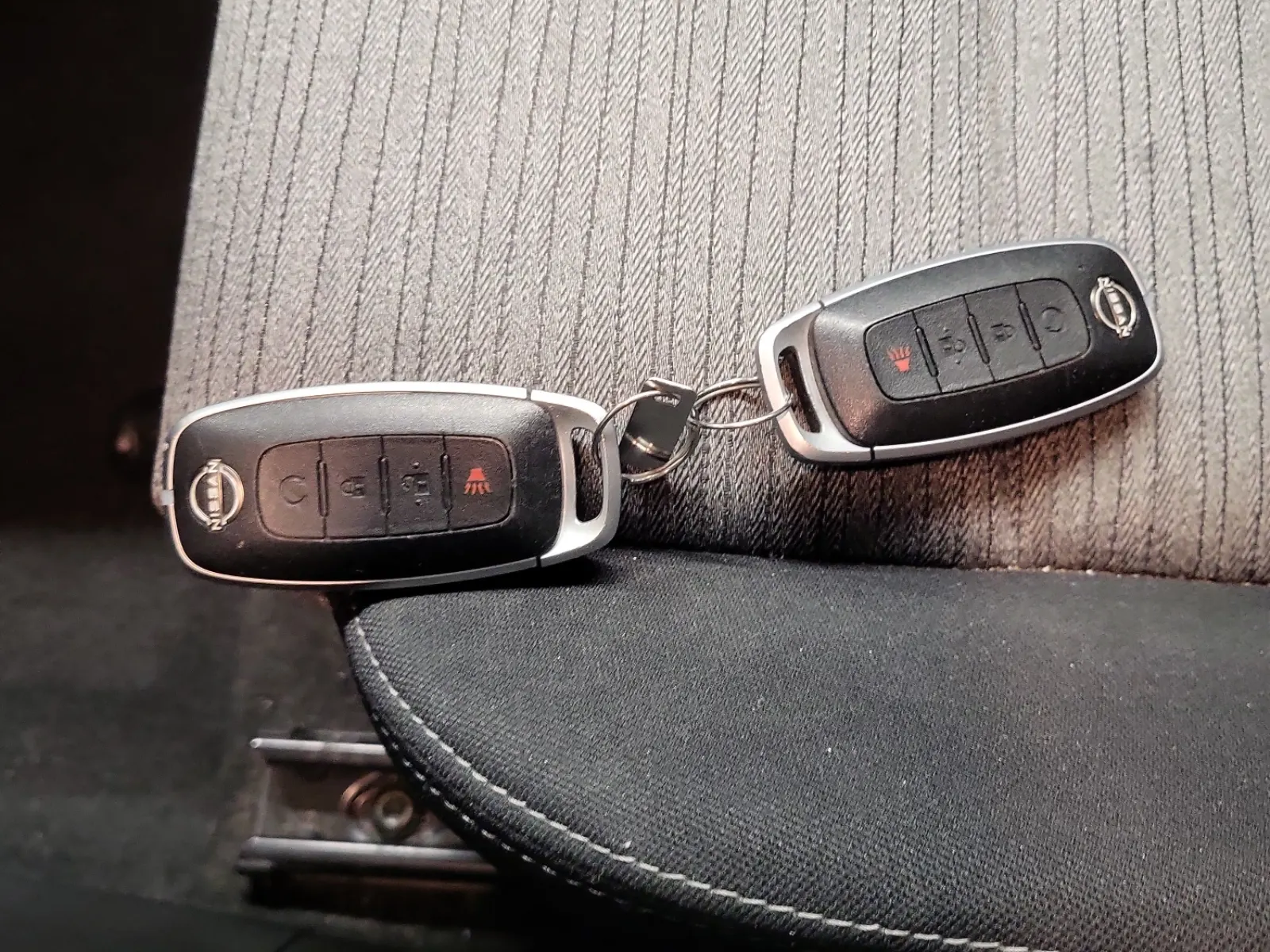 Keys/Fobs/Manual Photo