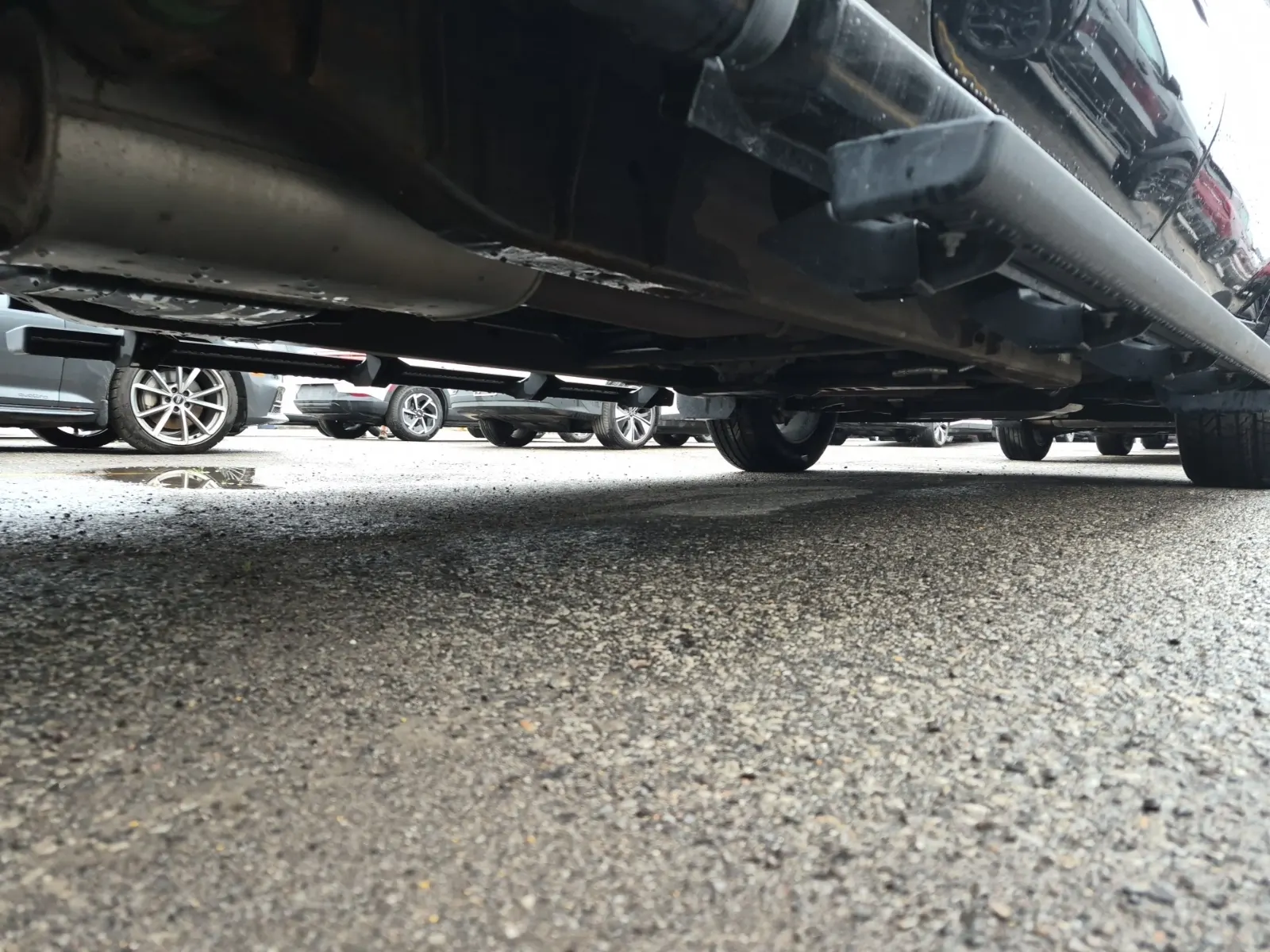 Undercarriage - Passenger Photo