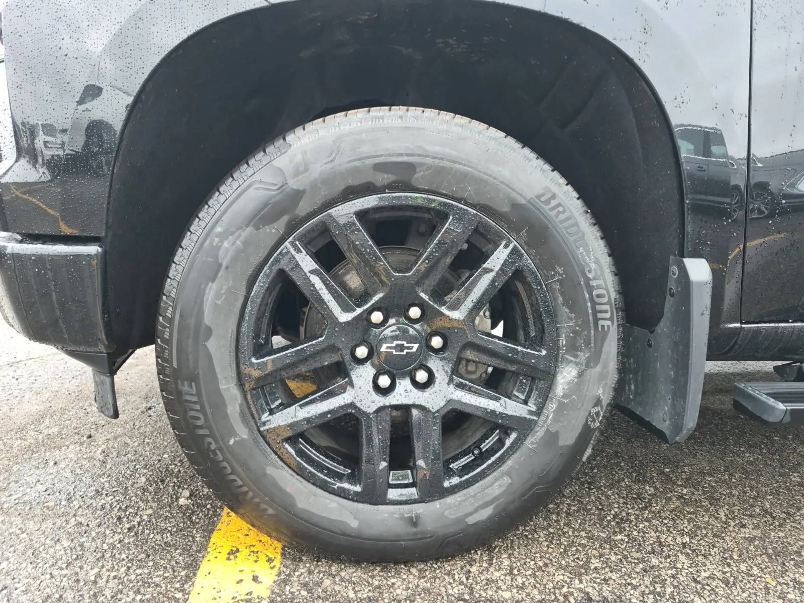 Front driver wheel/tire photo
