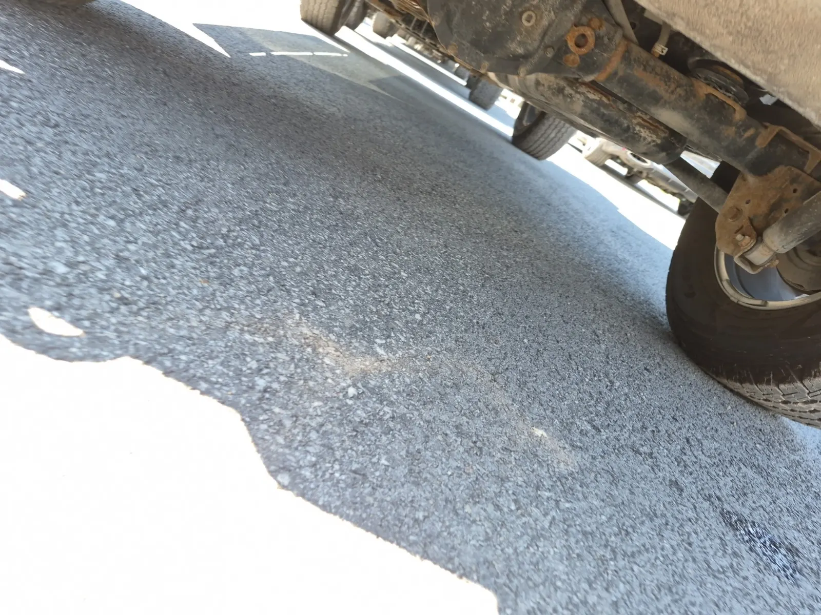 Undercarriage - Rear Photo