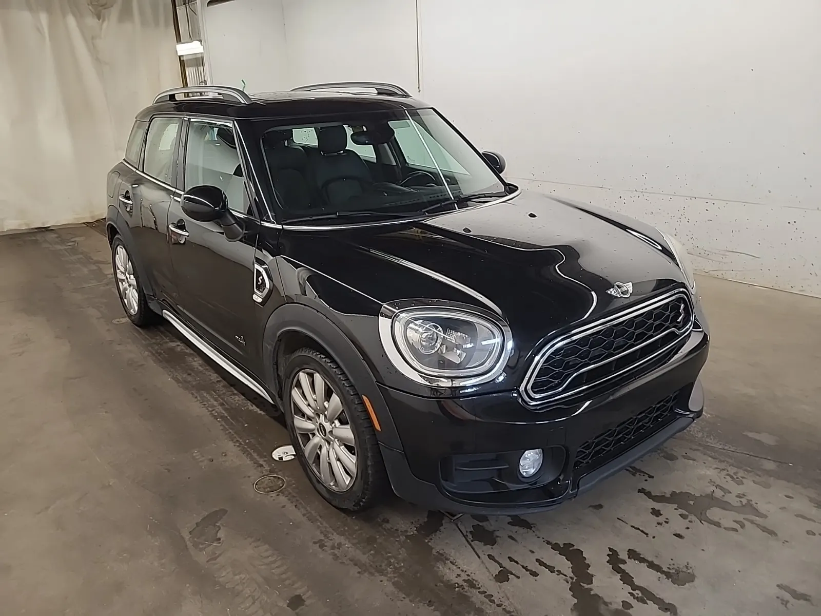 Passenger Front 3/4 Photo
