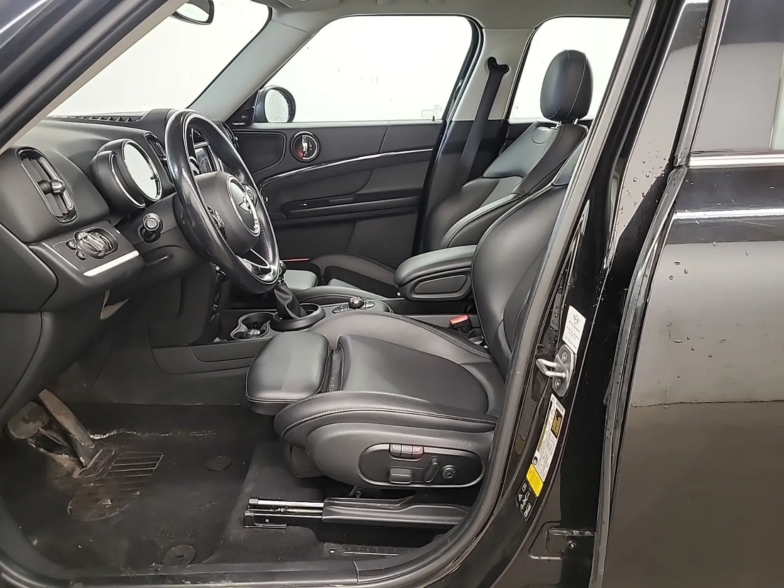 Front Interior Photo