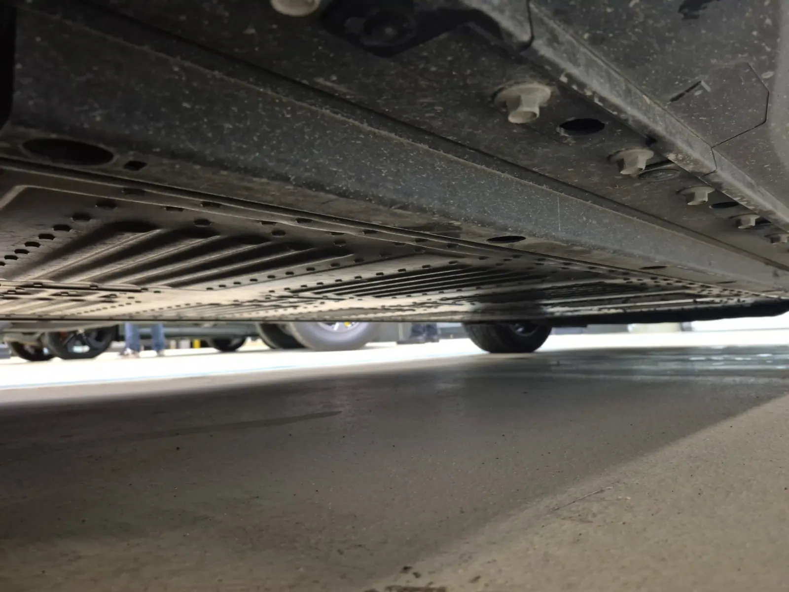Undercarriage - Passenger Photo