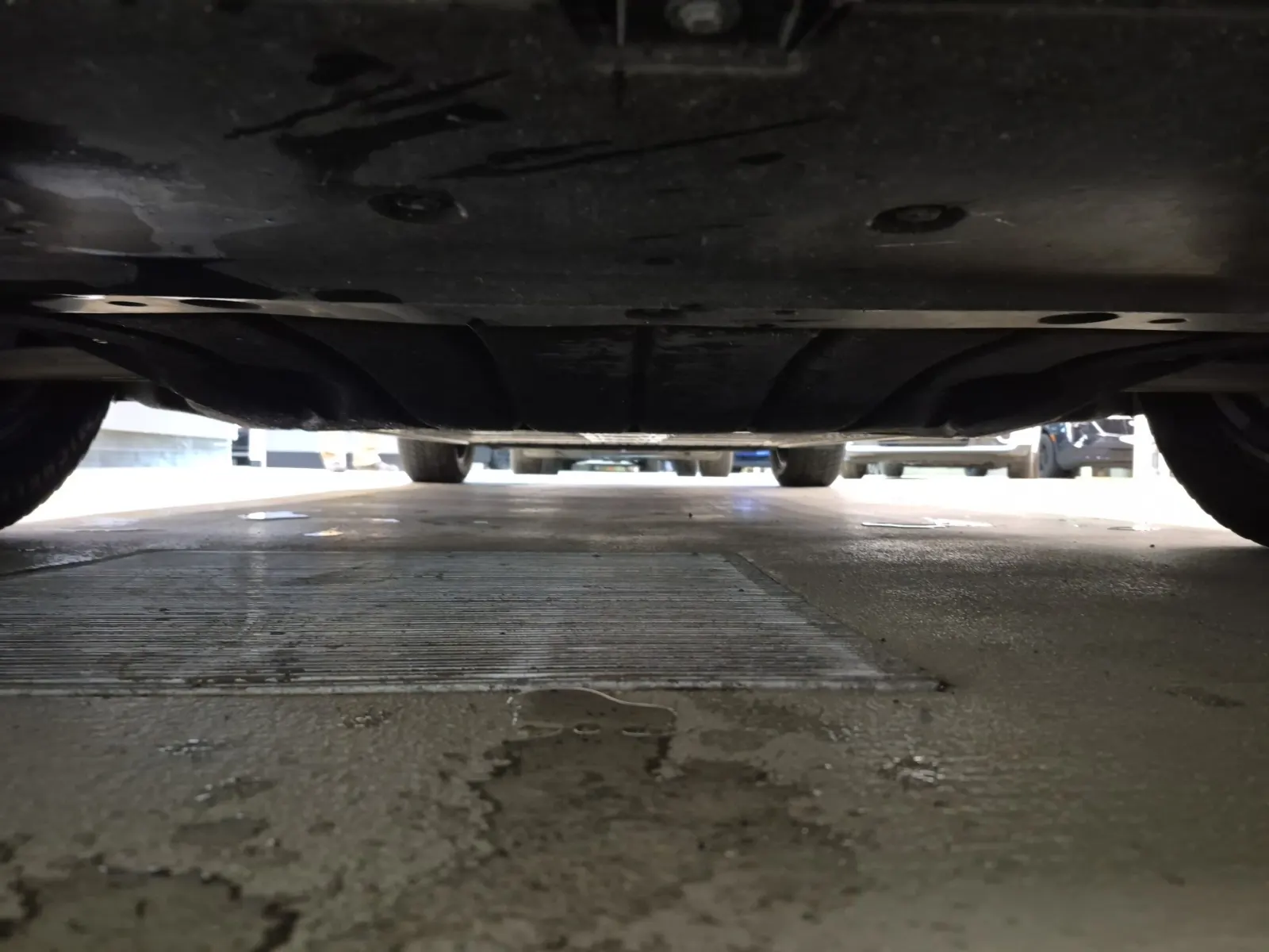 Undercarriage - Front Photo