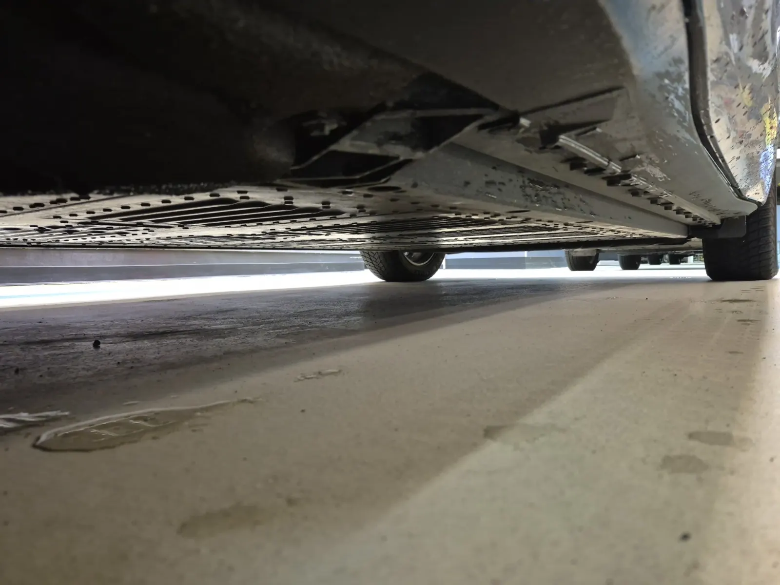 Undercarriage - Driver Photo