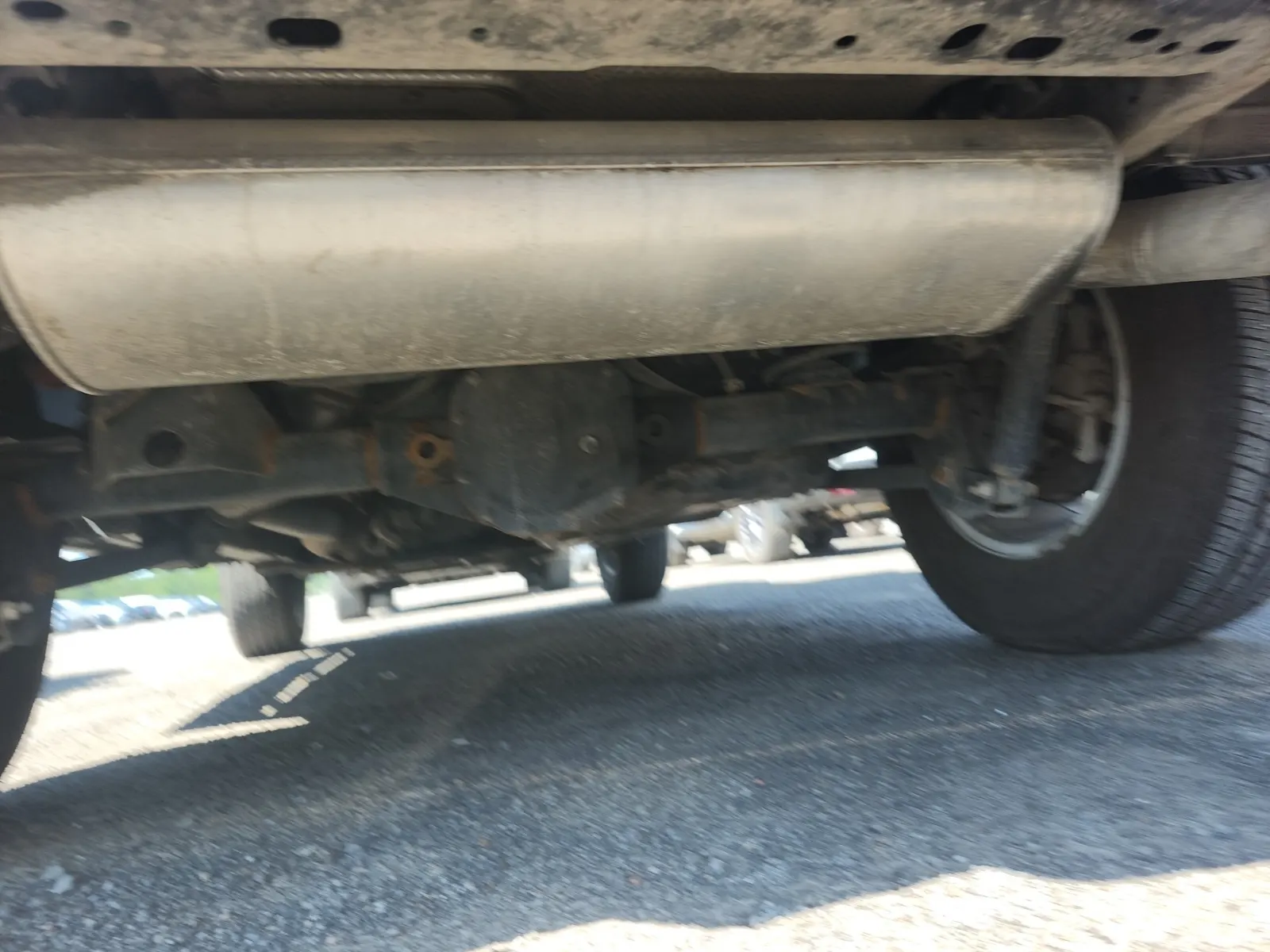 Undercarriage - Rear Photo
