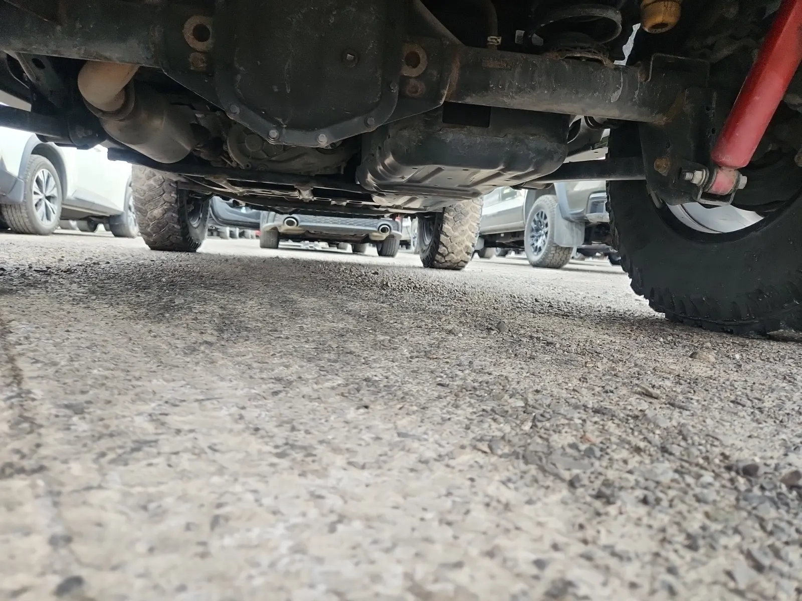 Undercarriage - Rear Photo