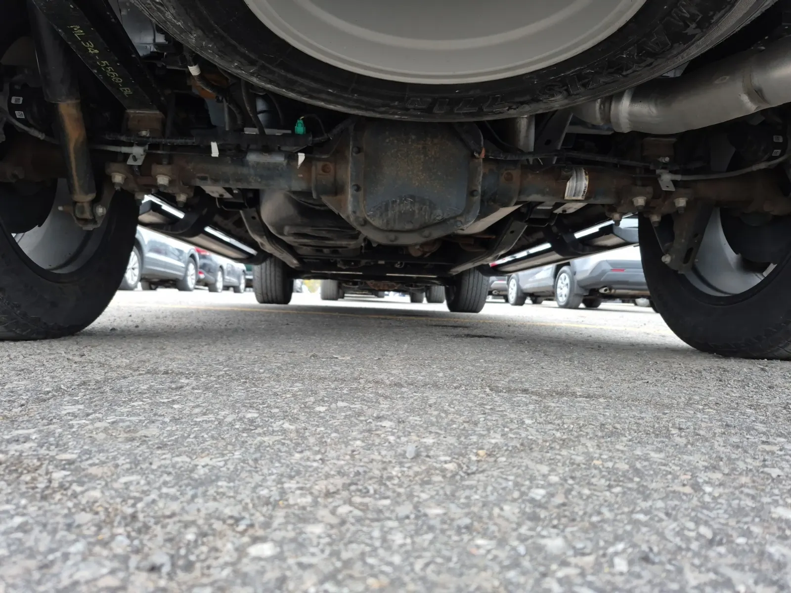 Undercarriage - Rear Photo