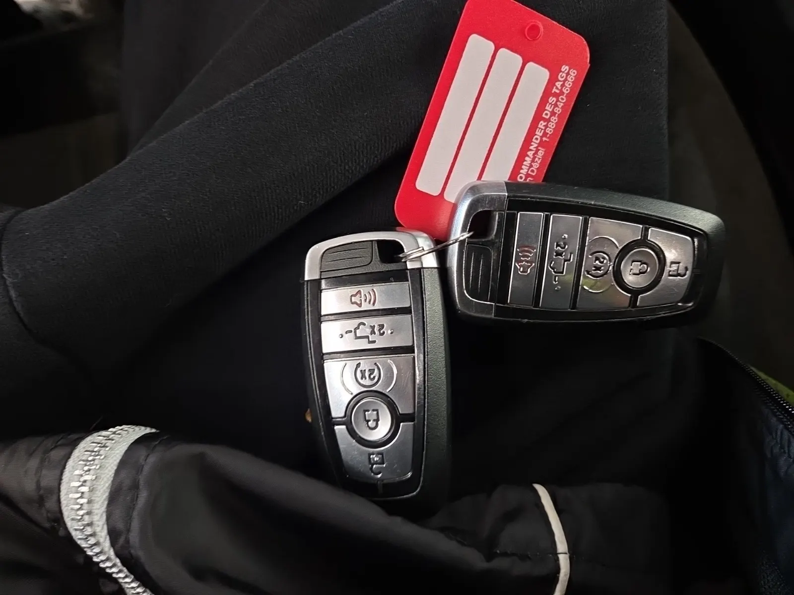 Keys/Fobs/Manual Photo