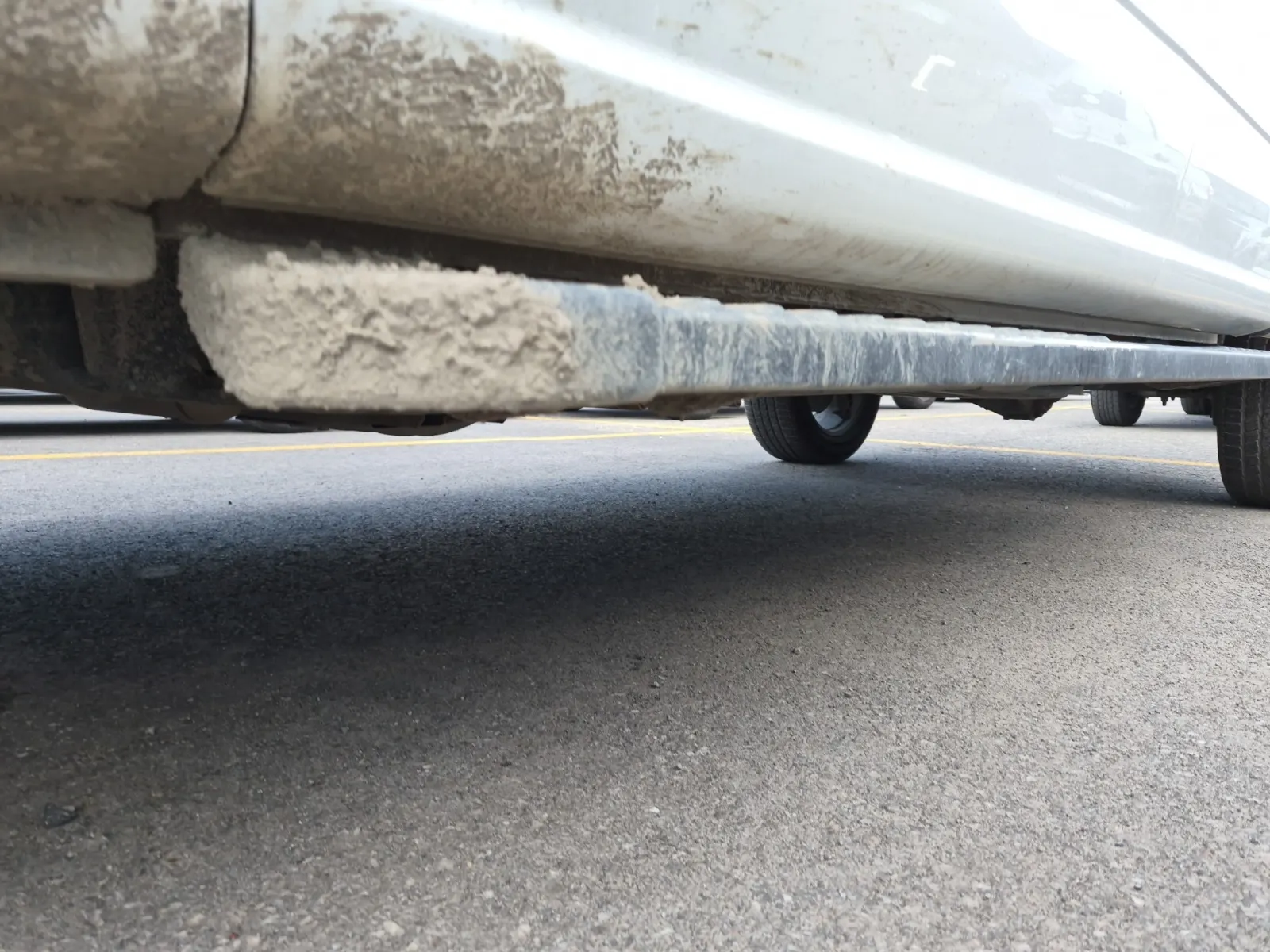 Undercarriage - Driver Photo