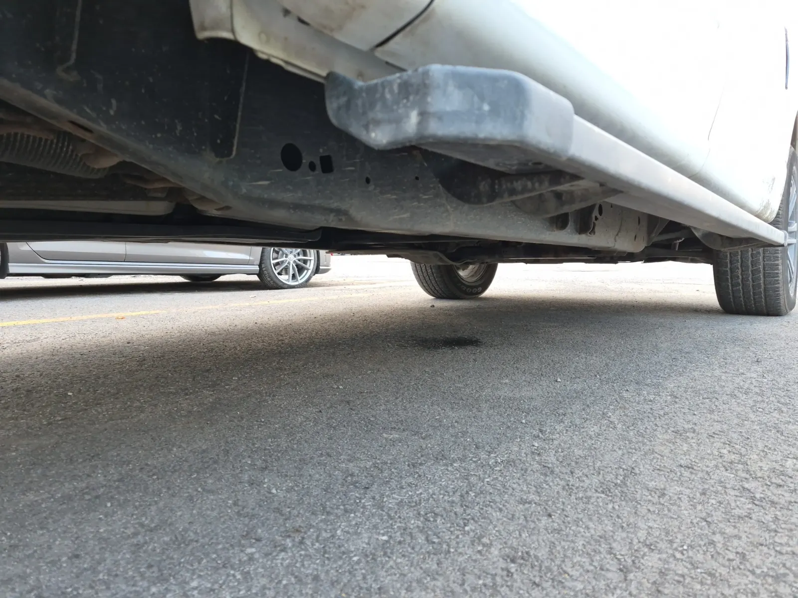Undercarriage - Passenger Photo