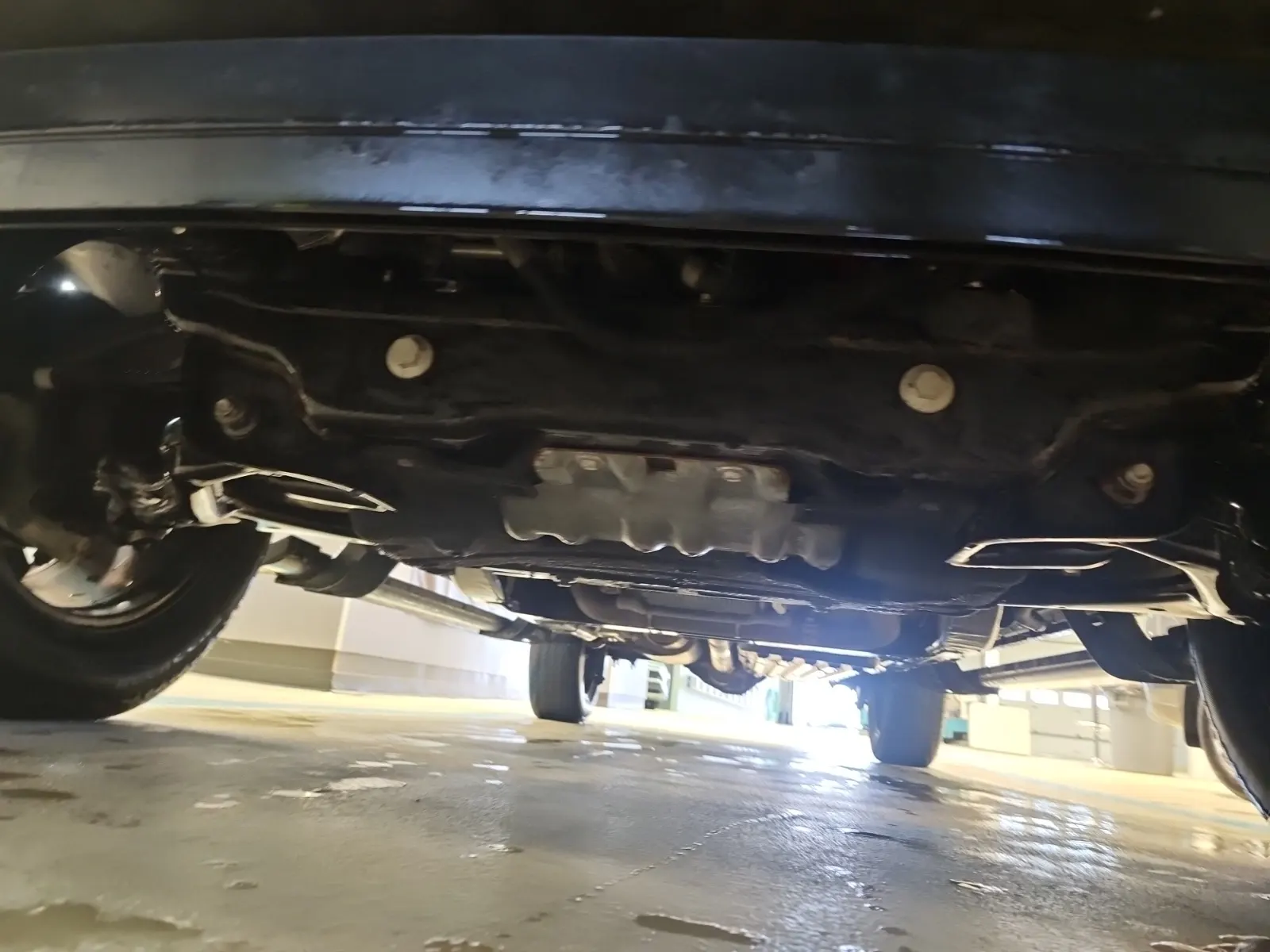 Undercarriage - Front Photo
