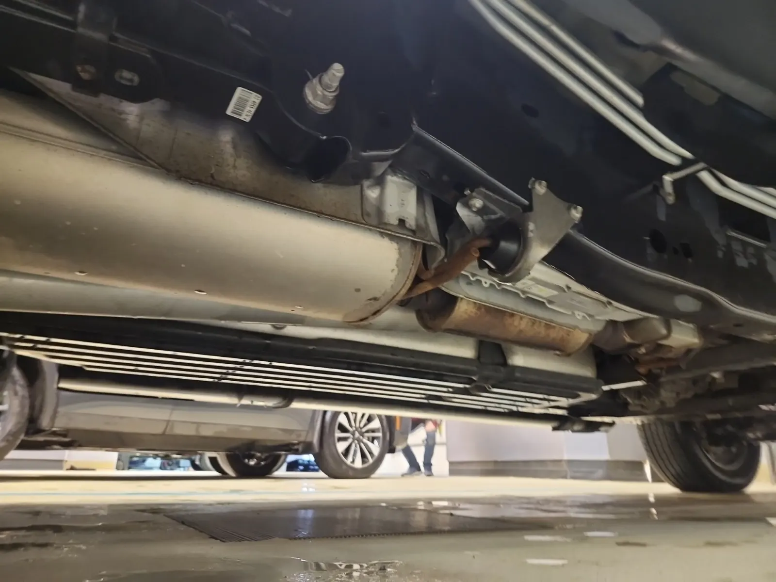 Undercarriage - Passenger Photo