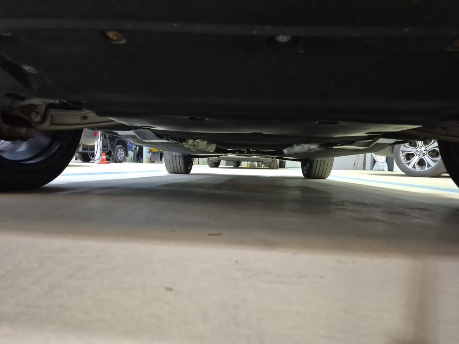Undercarriage - Front Photo
