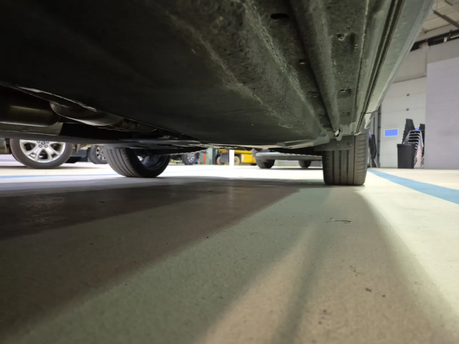 Undercarriage - Driver Photo