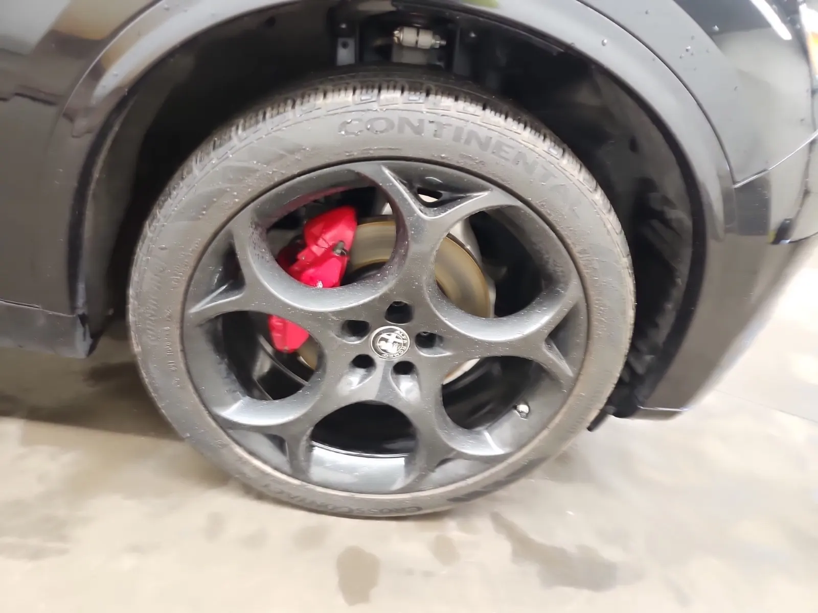 Right Front Wheel/Tire Photo