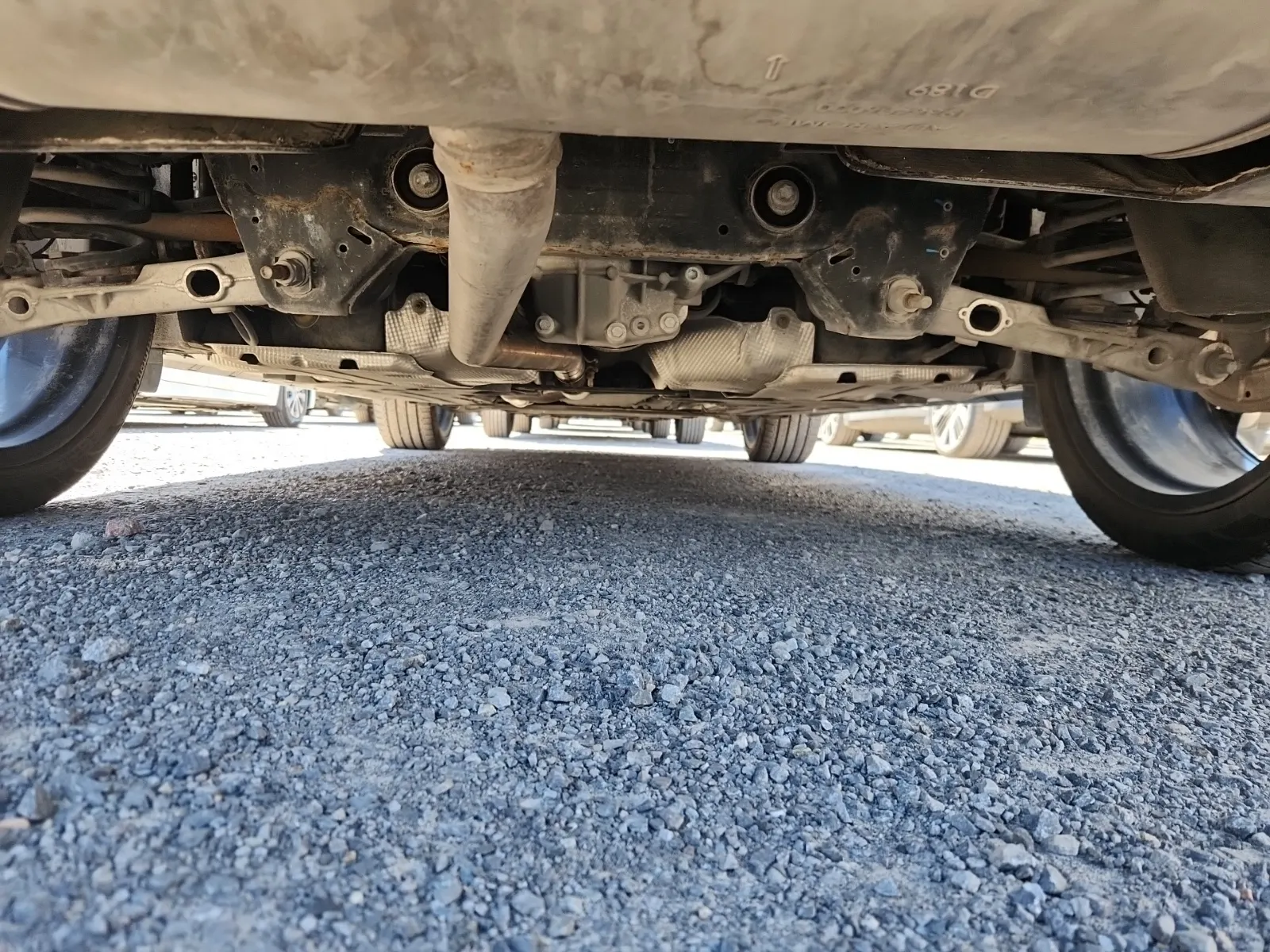 Undercarriage - Rear Photo