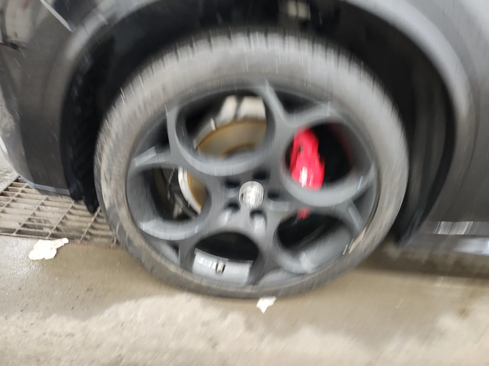Front driver wheel/tire photo