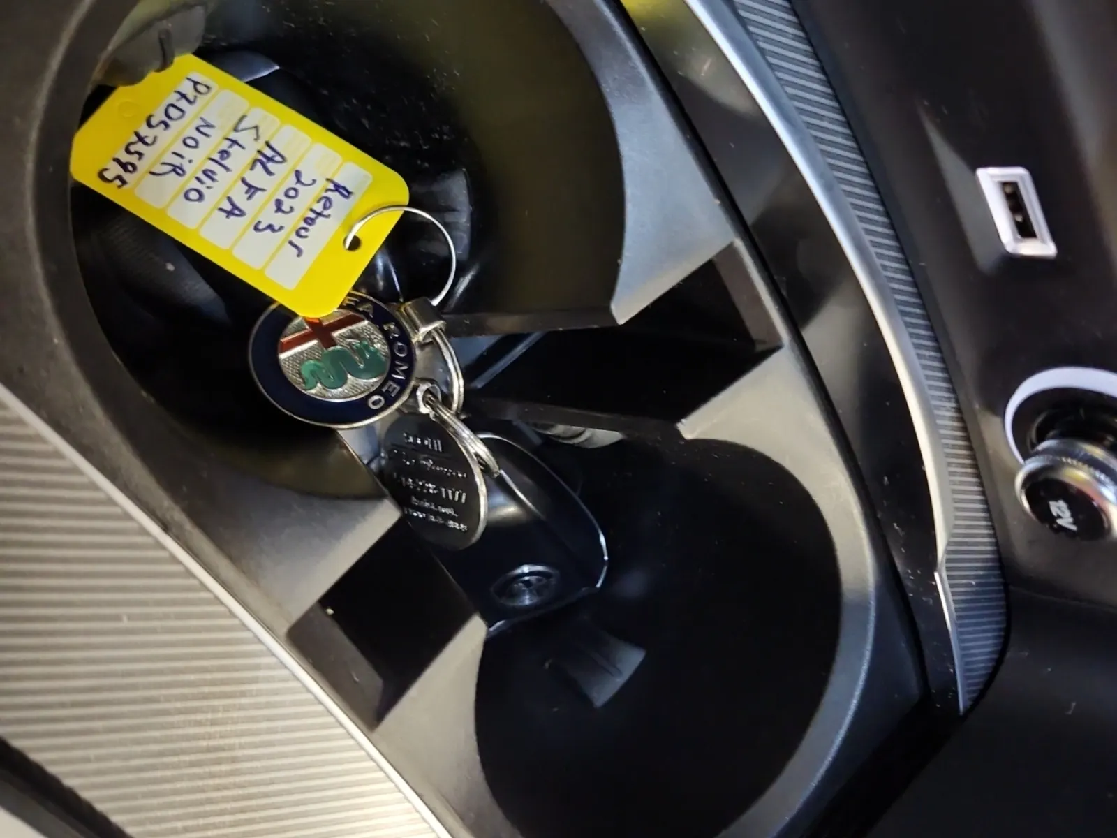 Keys/Fobs/Manual Photo