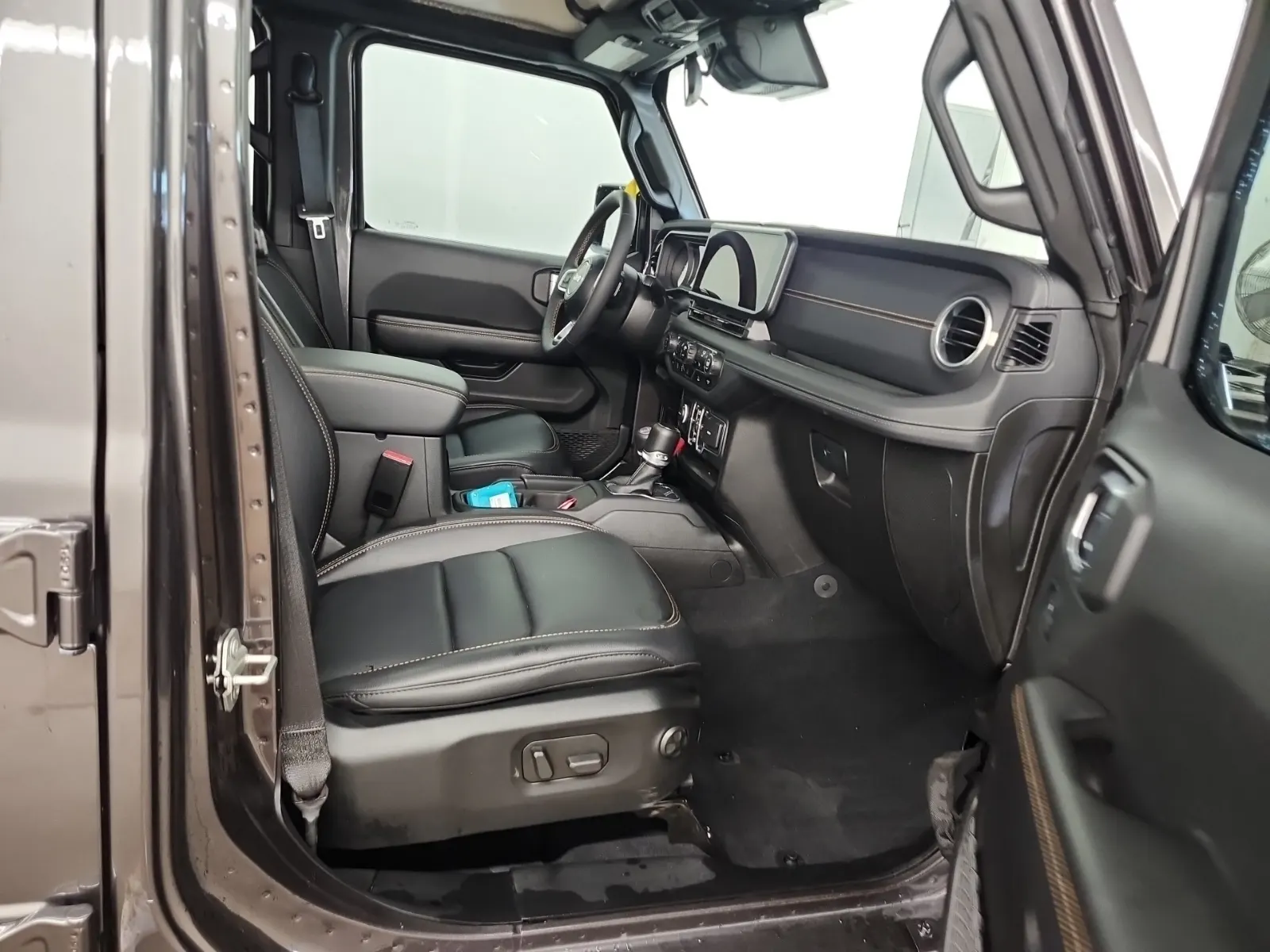 Right Side Interior Photo