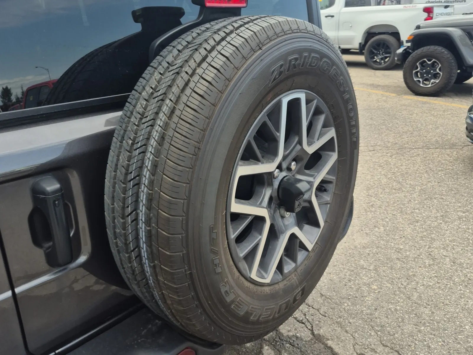 Spare Tire & Wheel Photo