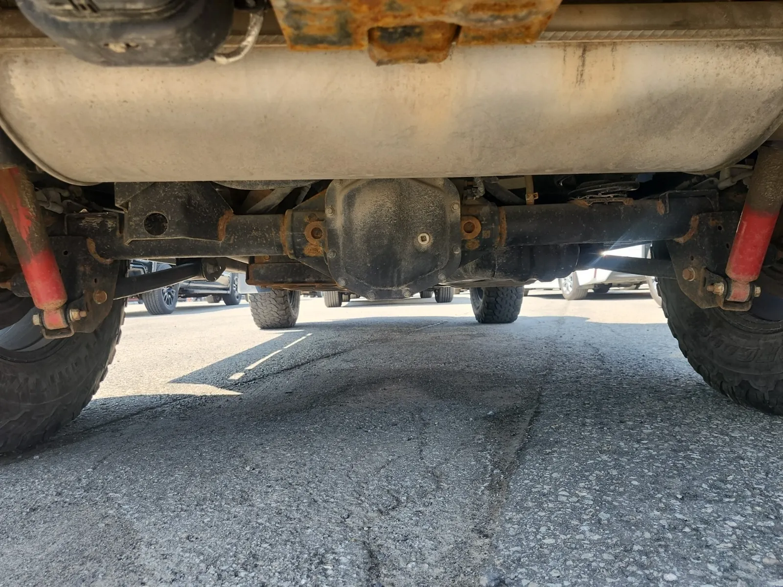 Undercarriage - Rear Photo