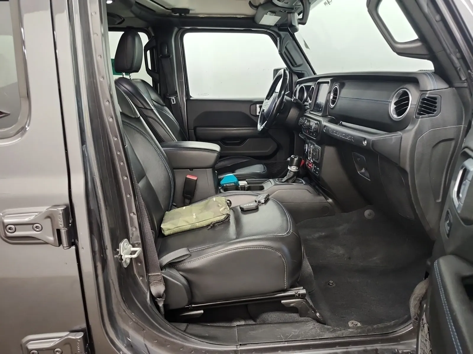 Right Side Interior Photo