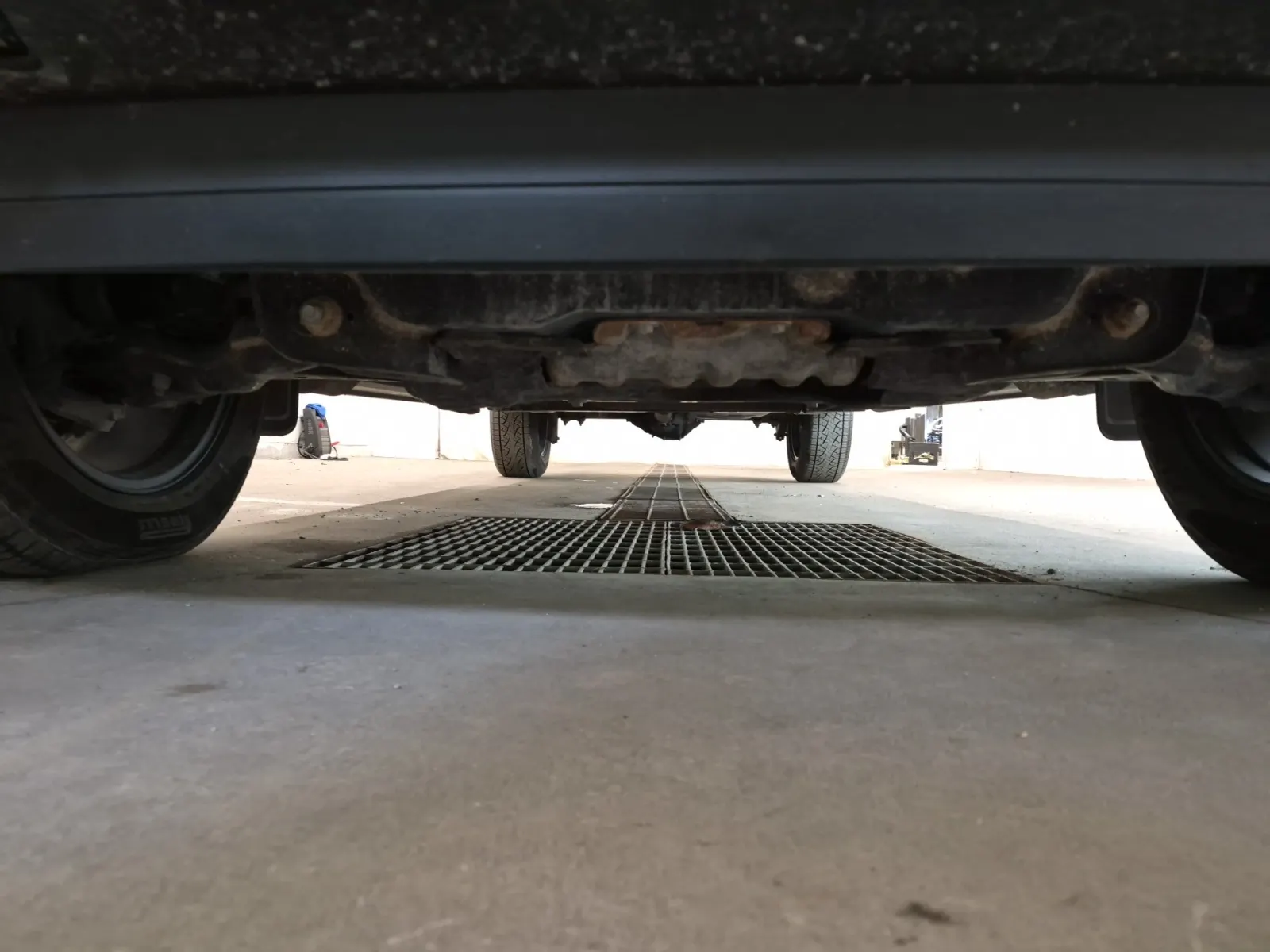 Undercarriage - Front Photo