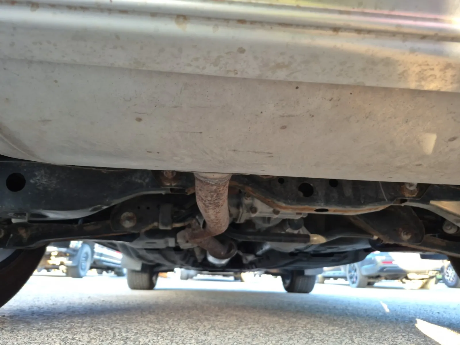 Undercarriage - Rear Photo