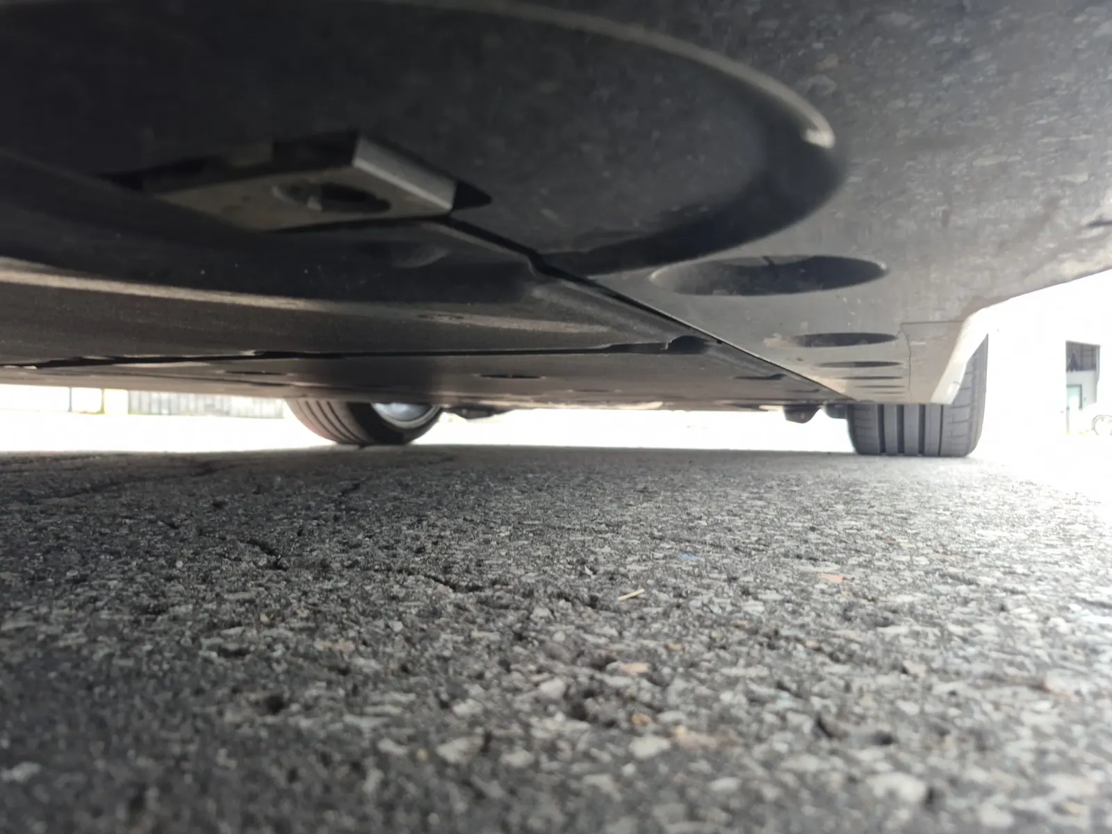 Undercarriage - Passenger Photo
