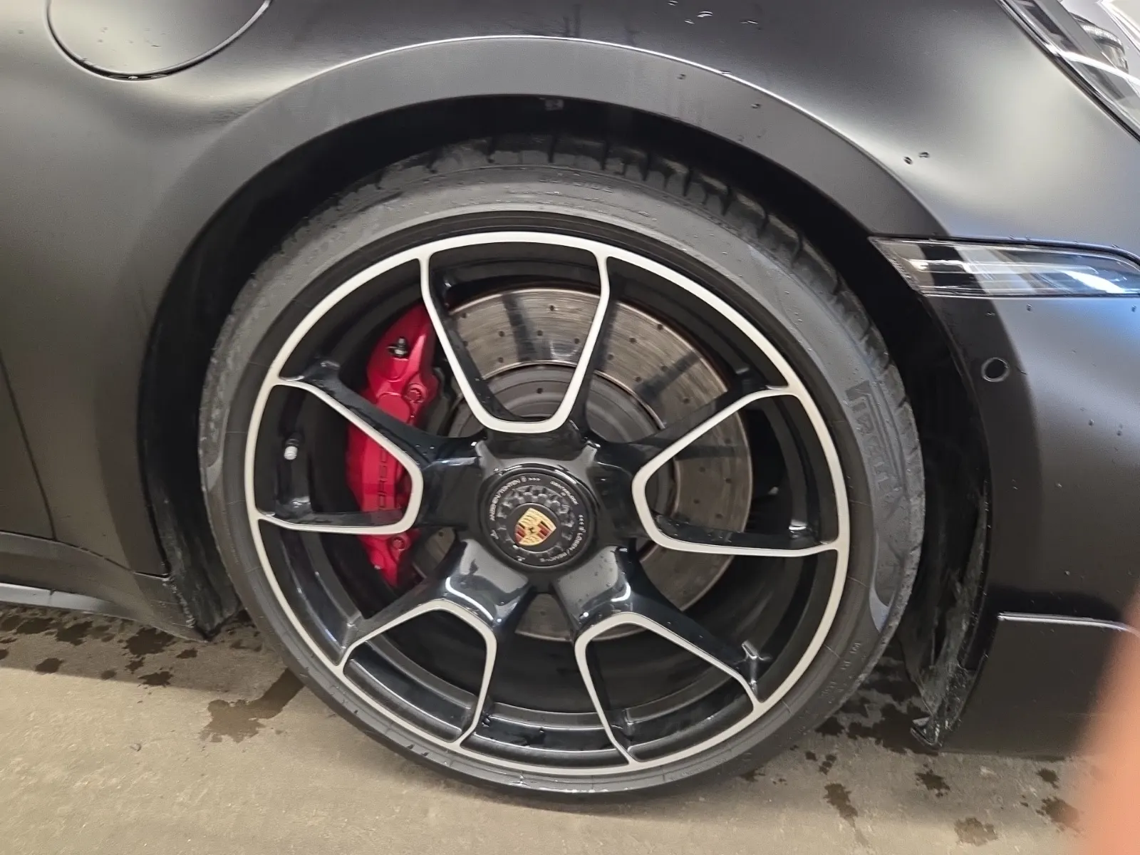 Right Front Wheel/Tire Photo