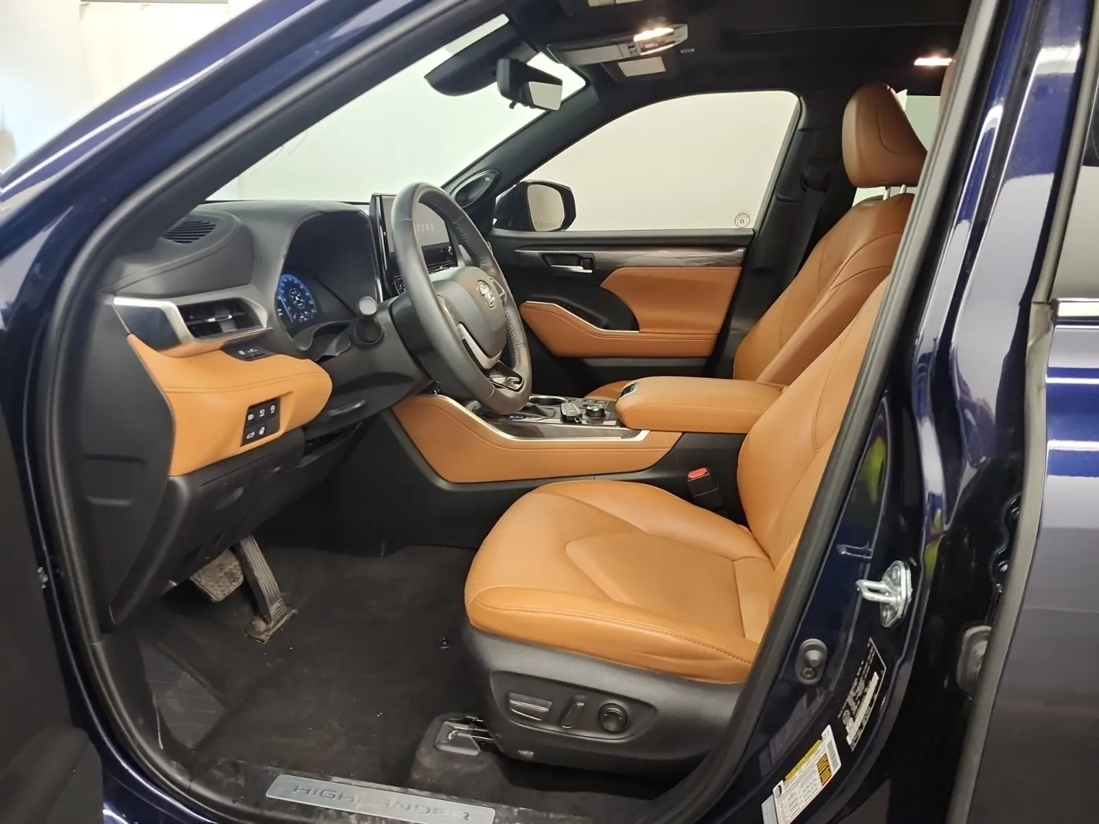 Front Interior Photo