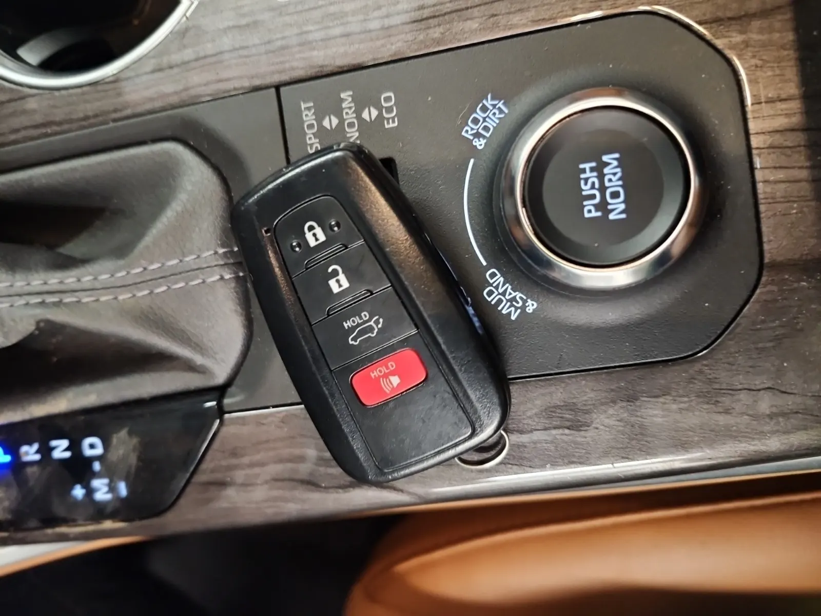 Keys/Fobs/Manual Photo