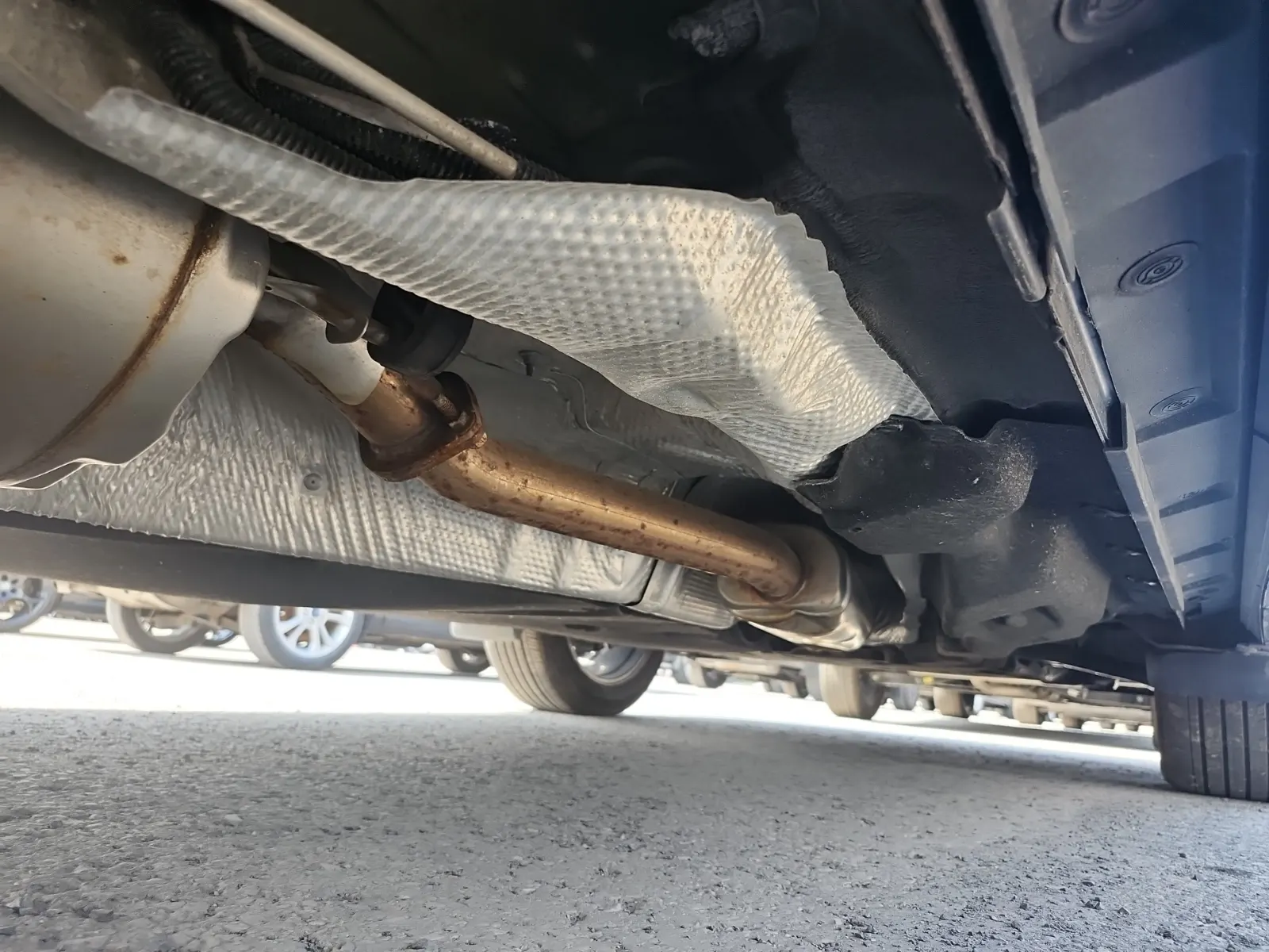 Undercarriage - Passenger Photo