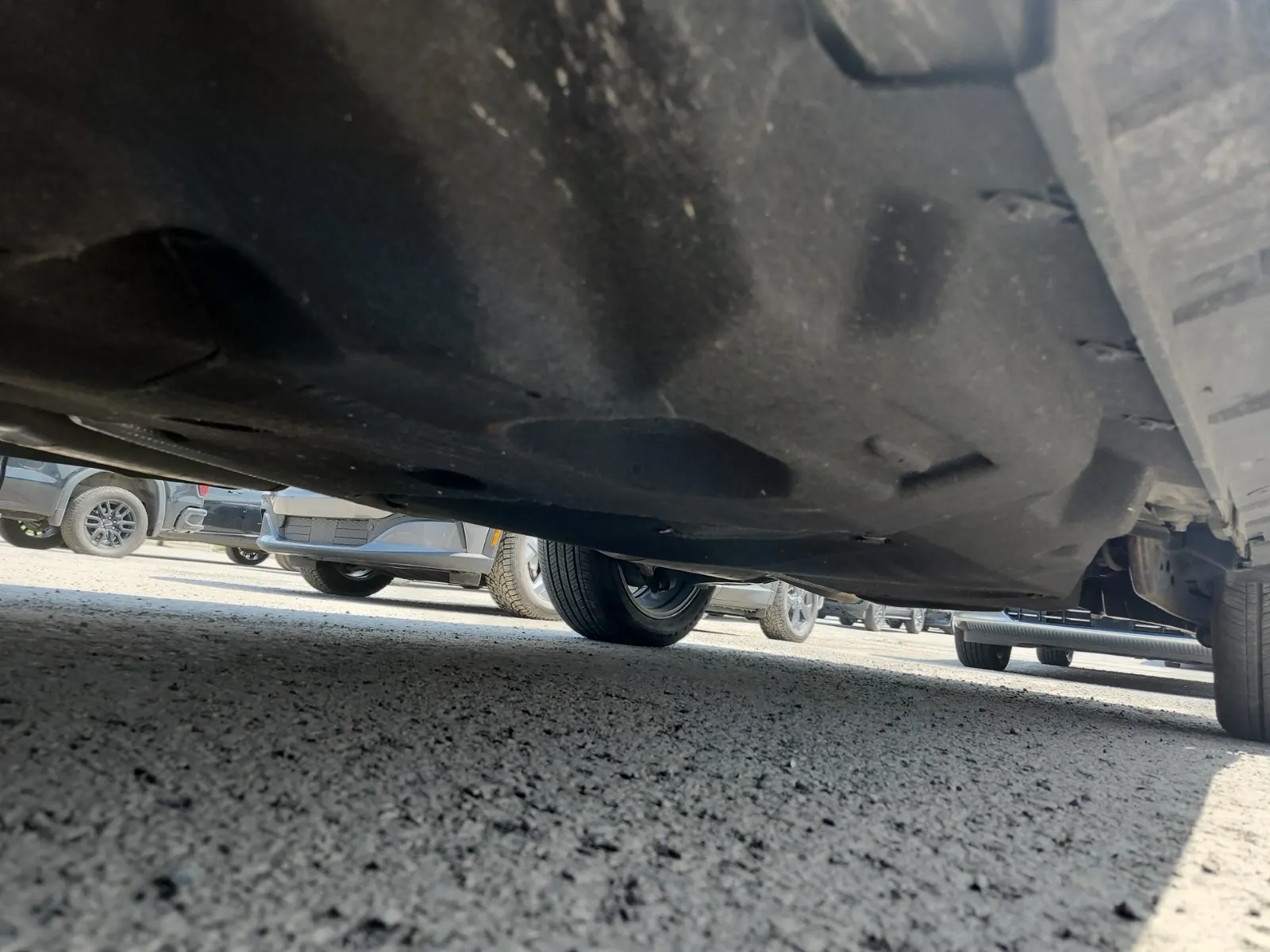 Undercarriage - Driver Photo