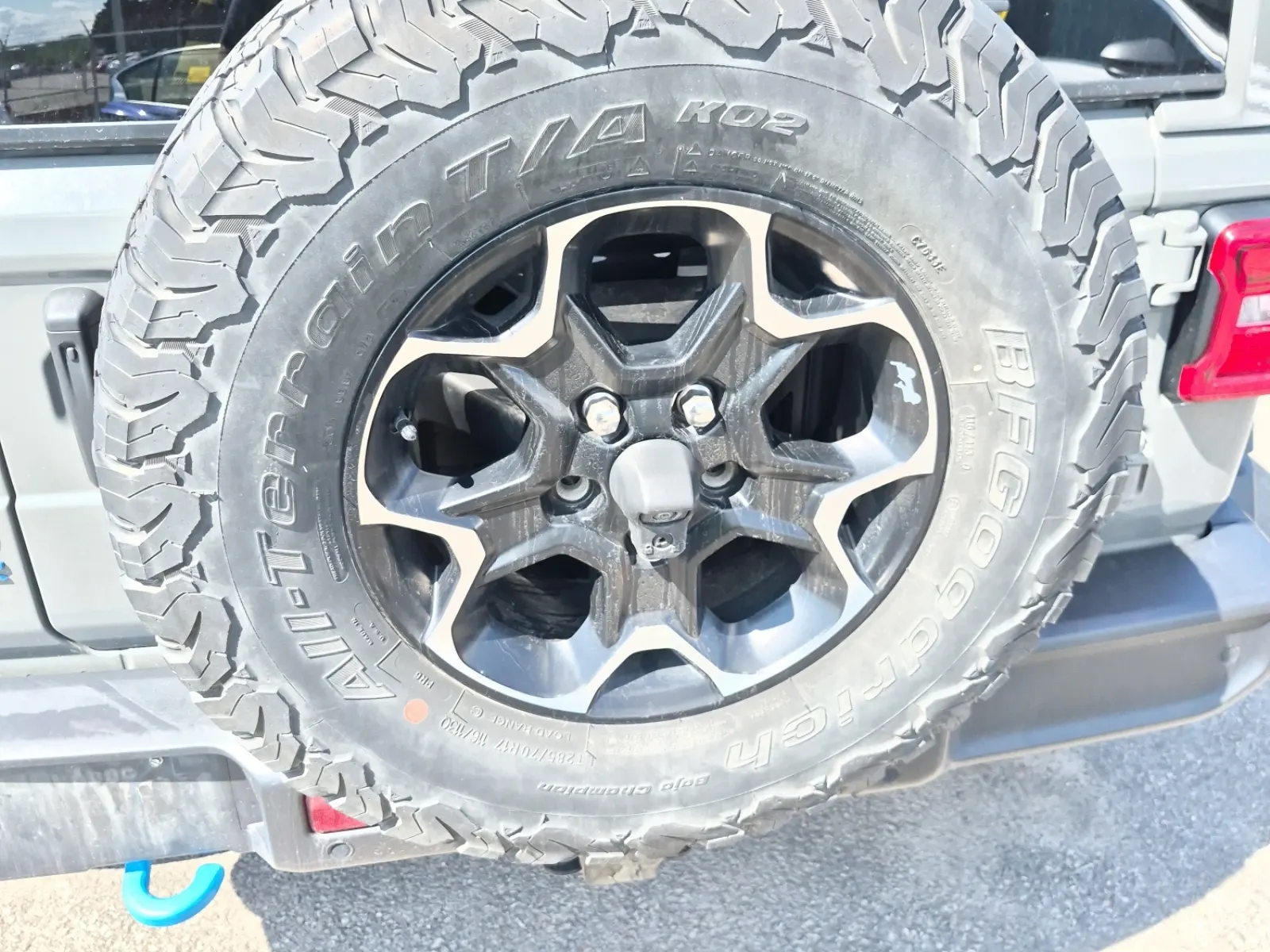 Spare Tire & Wheel Photo
