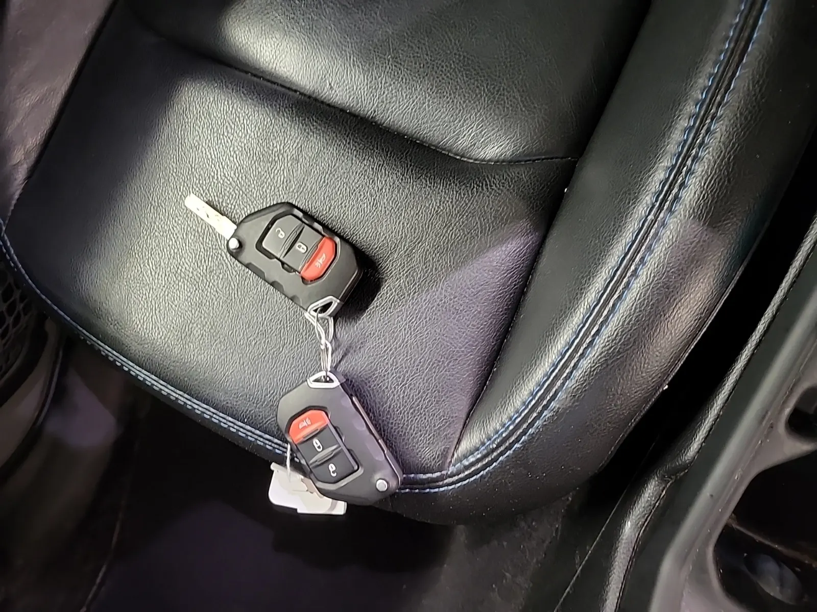 Keys/Fobs/Manual Photo