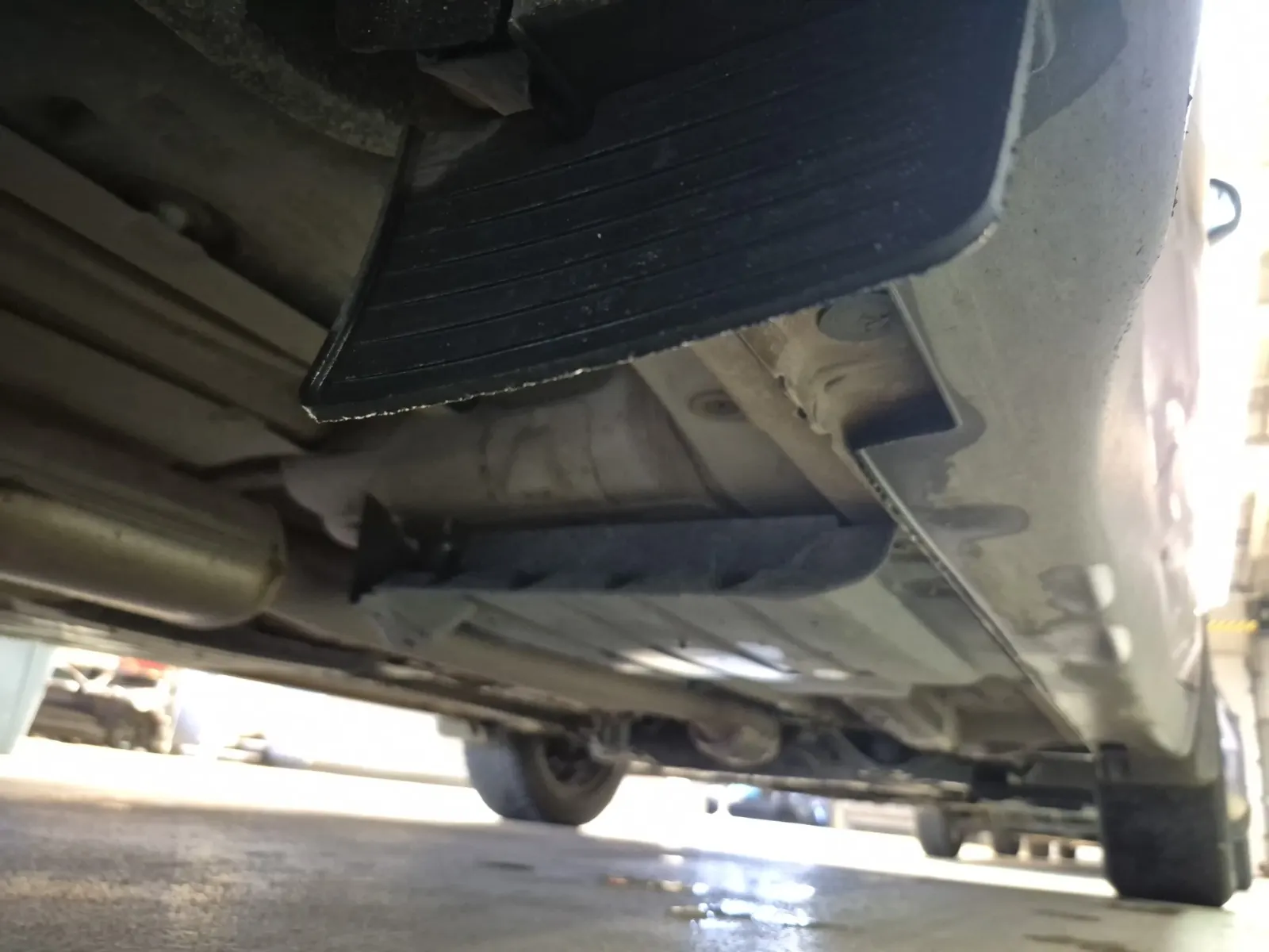 Undercarriage - Passenger Photo