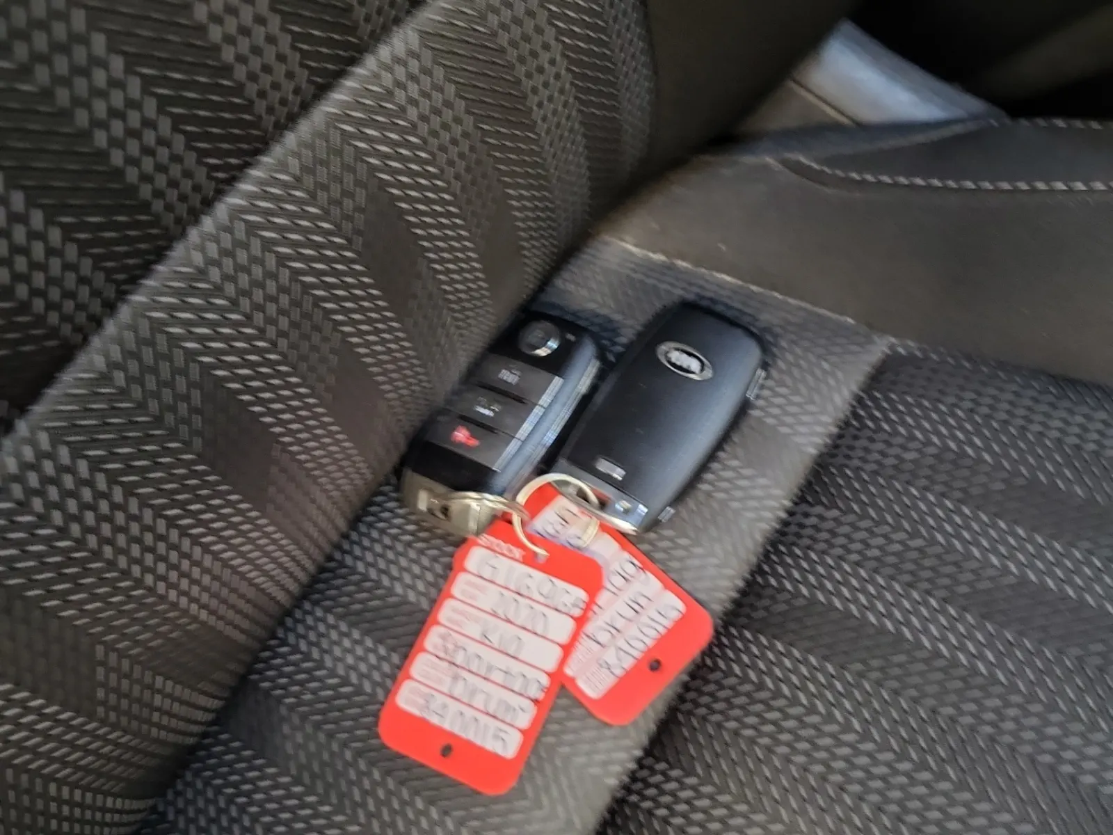 Keys/Fobs/Manual Photo