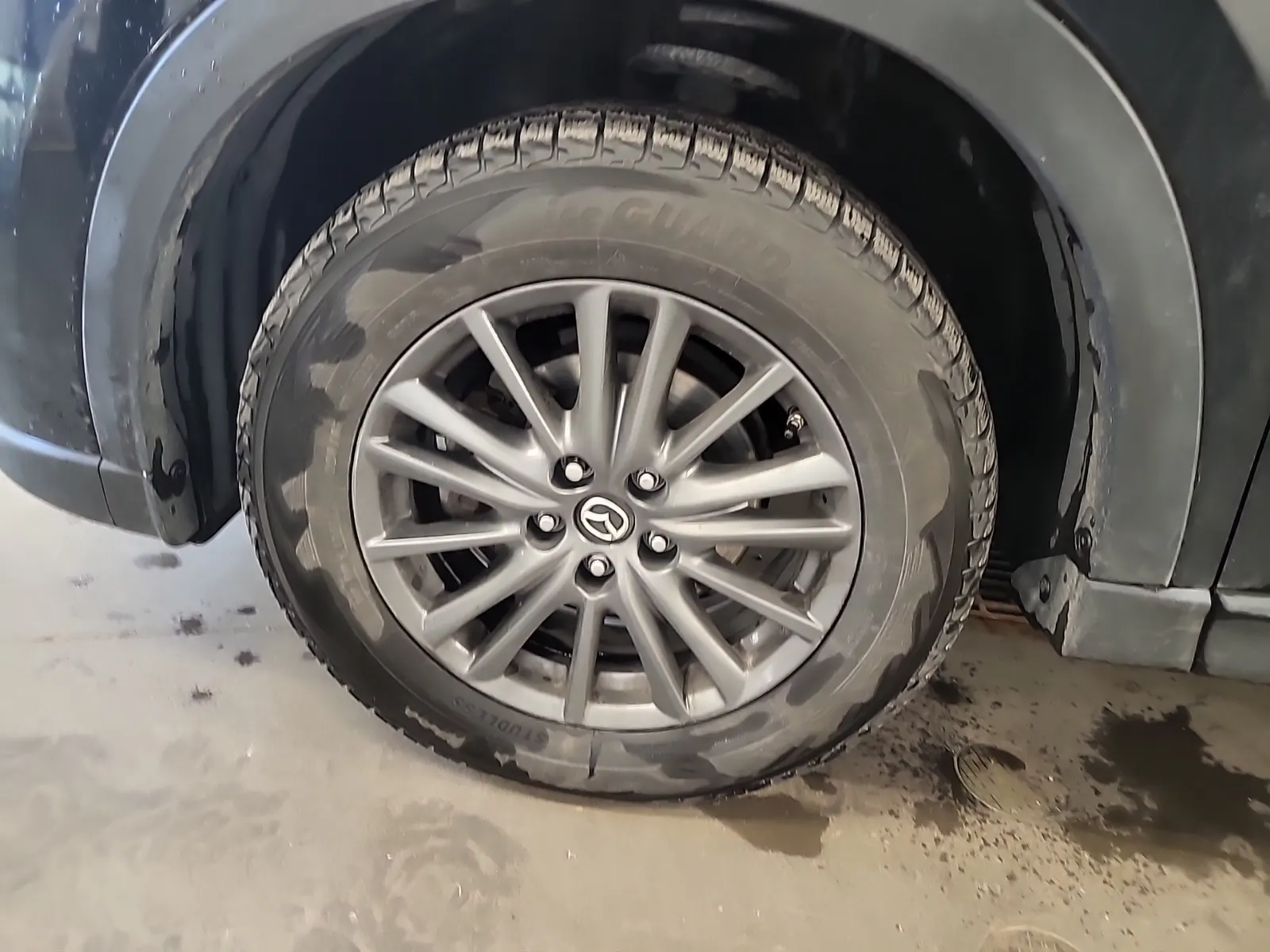 Front driver wheel/tire photo