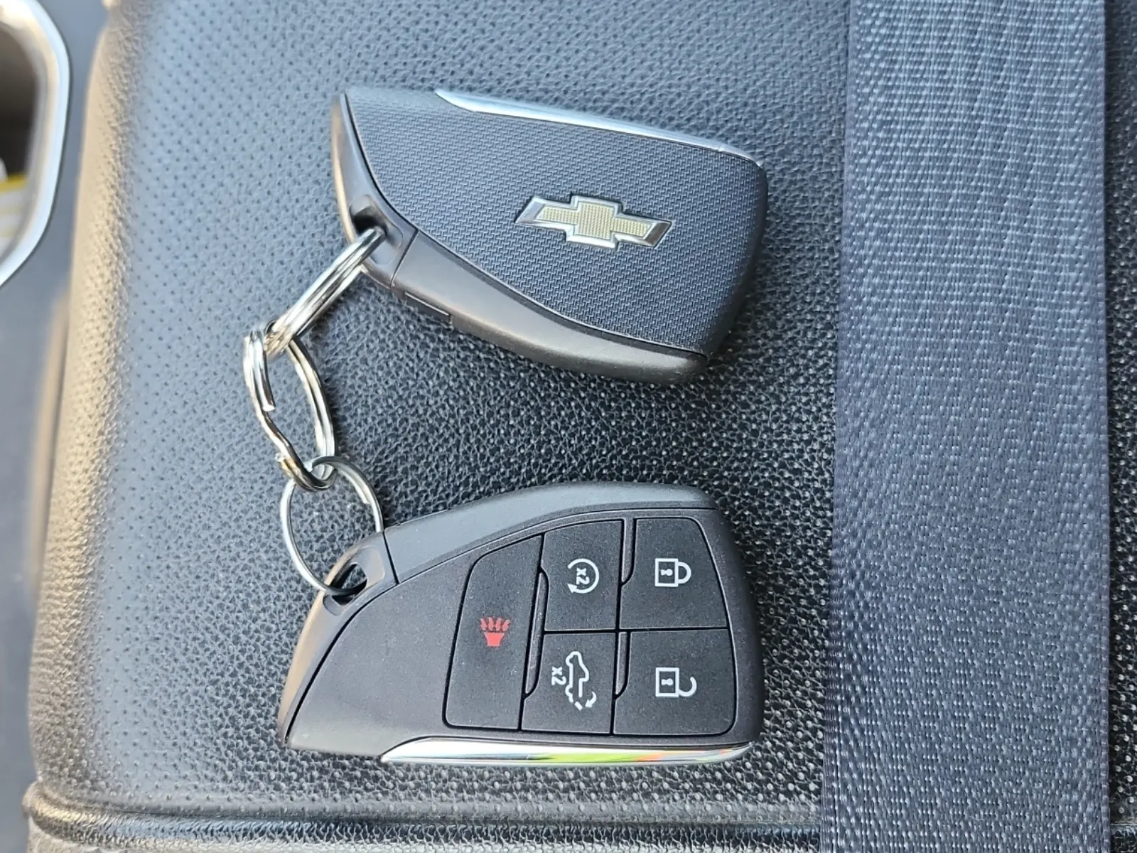 Keys/Fobs/Manual Photo