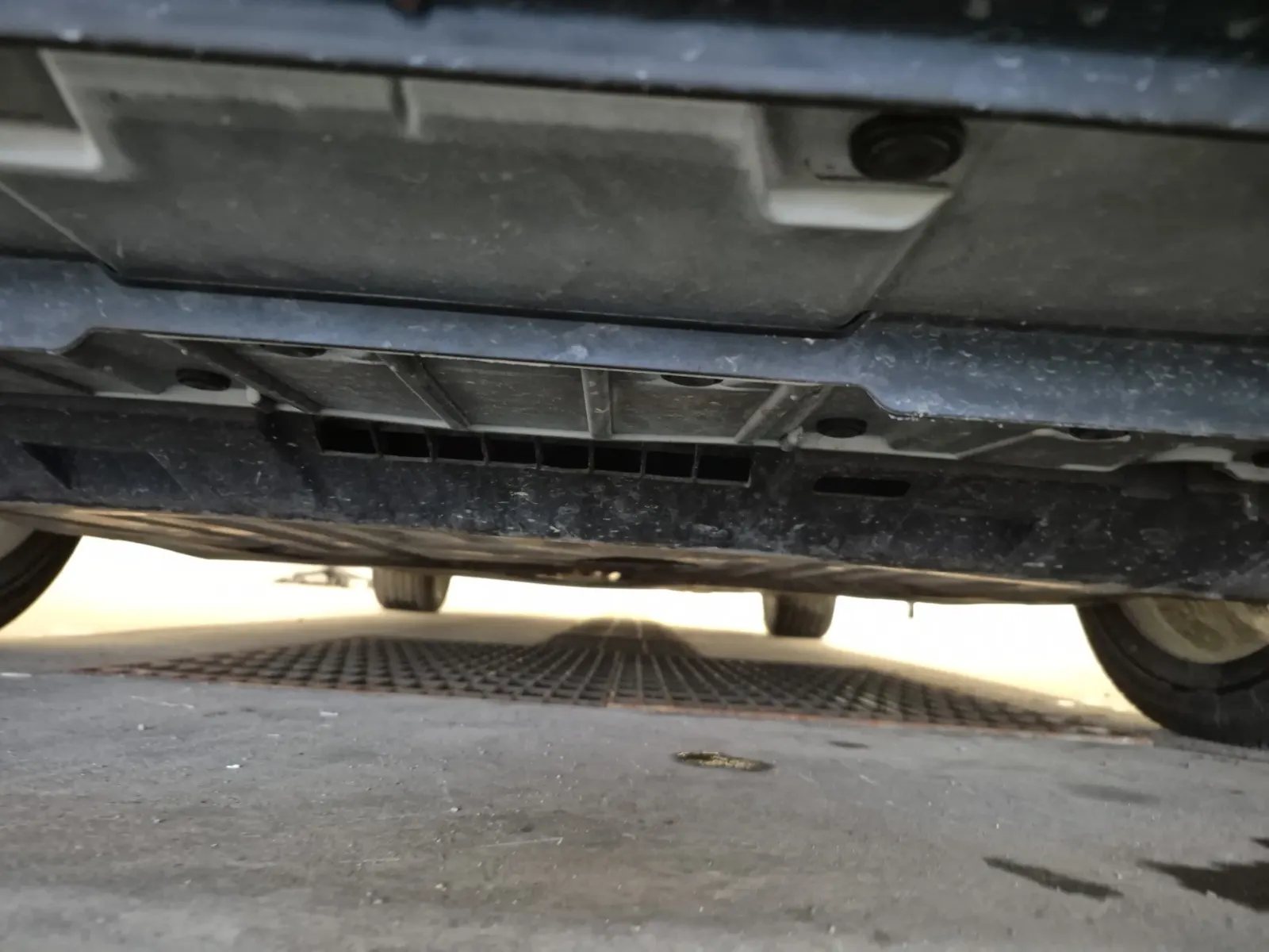 Undercarriage - Front Photo