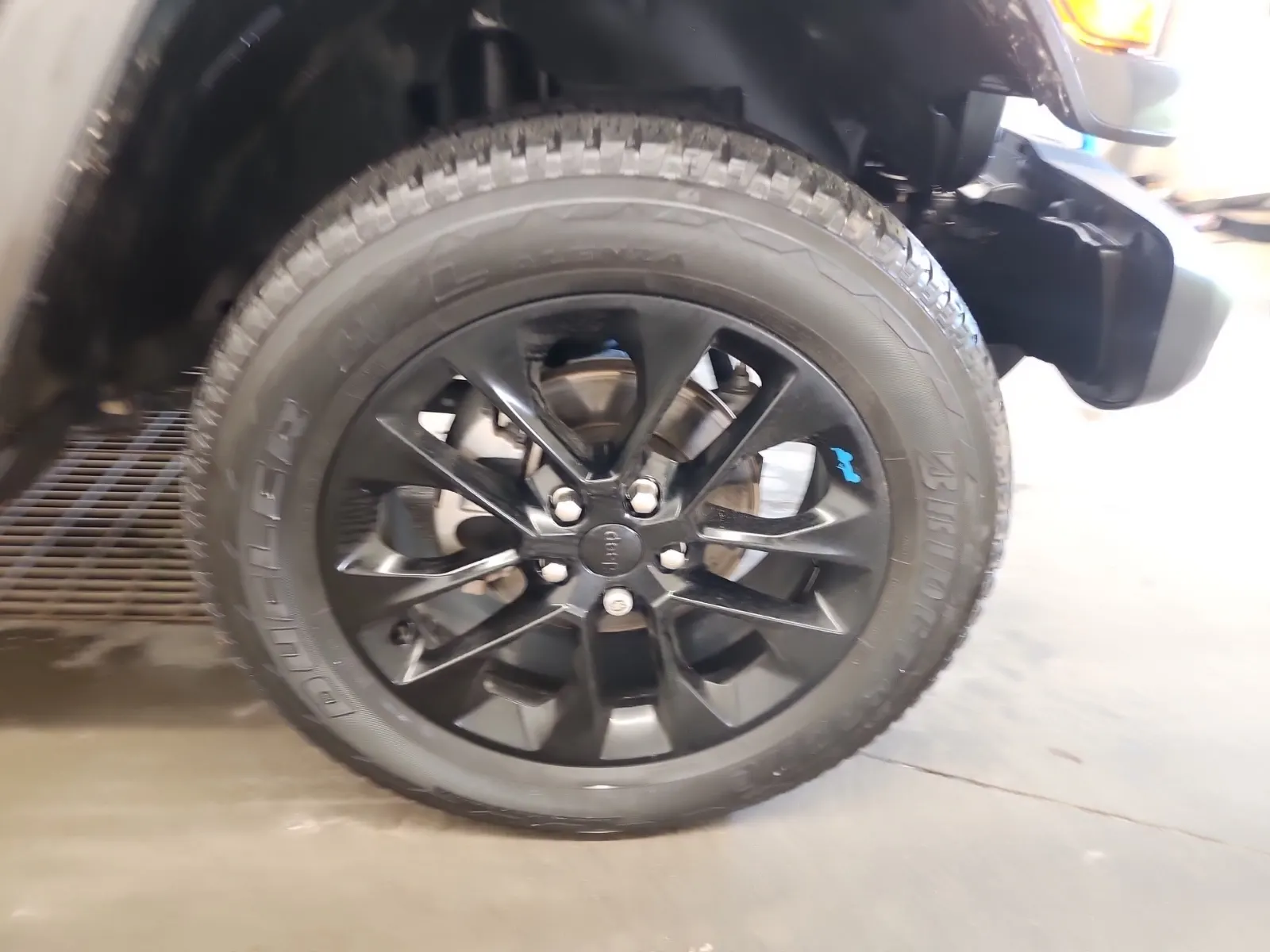 Right Front Wheel/Tire Photo