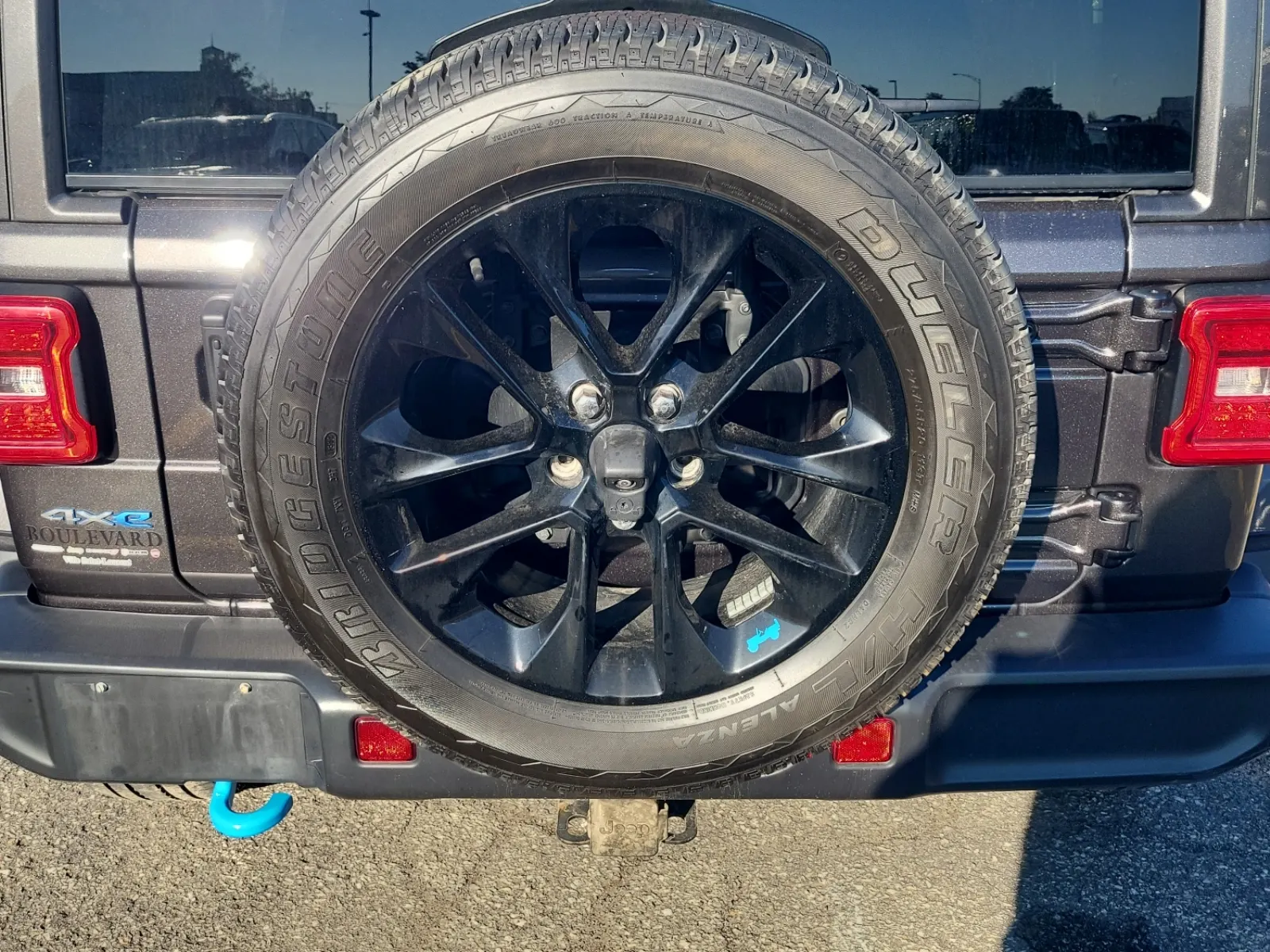 Spare Tire & Wheel Photo