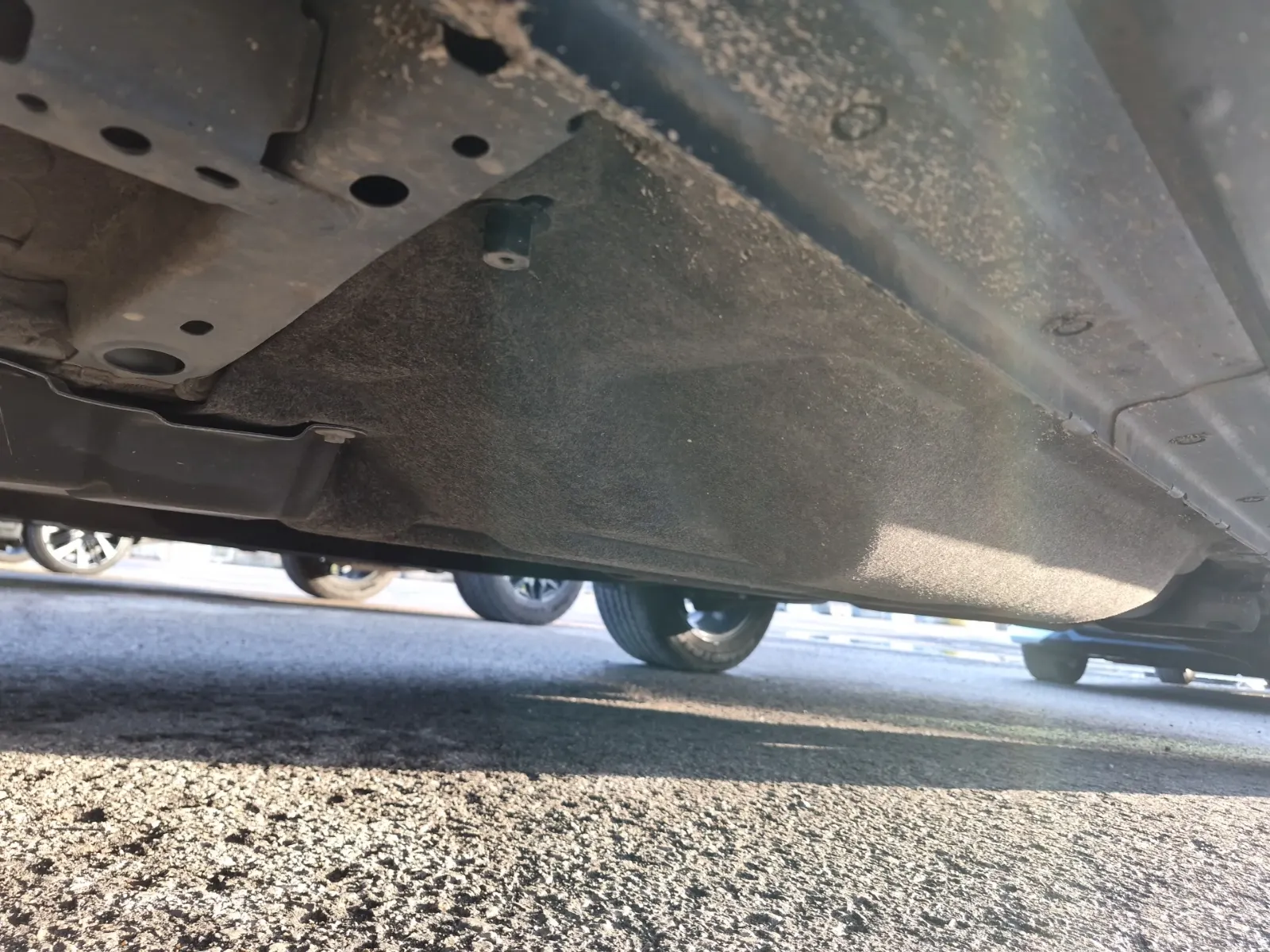 Undercarriage - Driver Photo