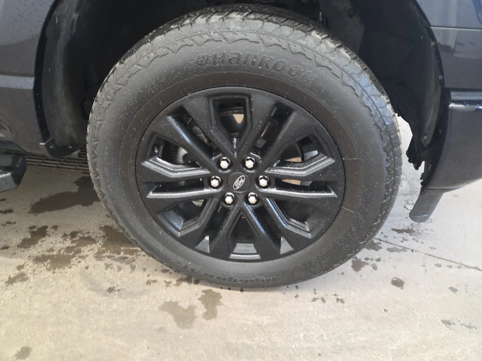 Right Front Wheel/Tire Photo