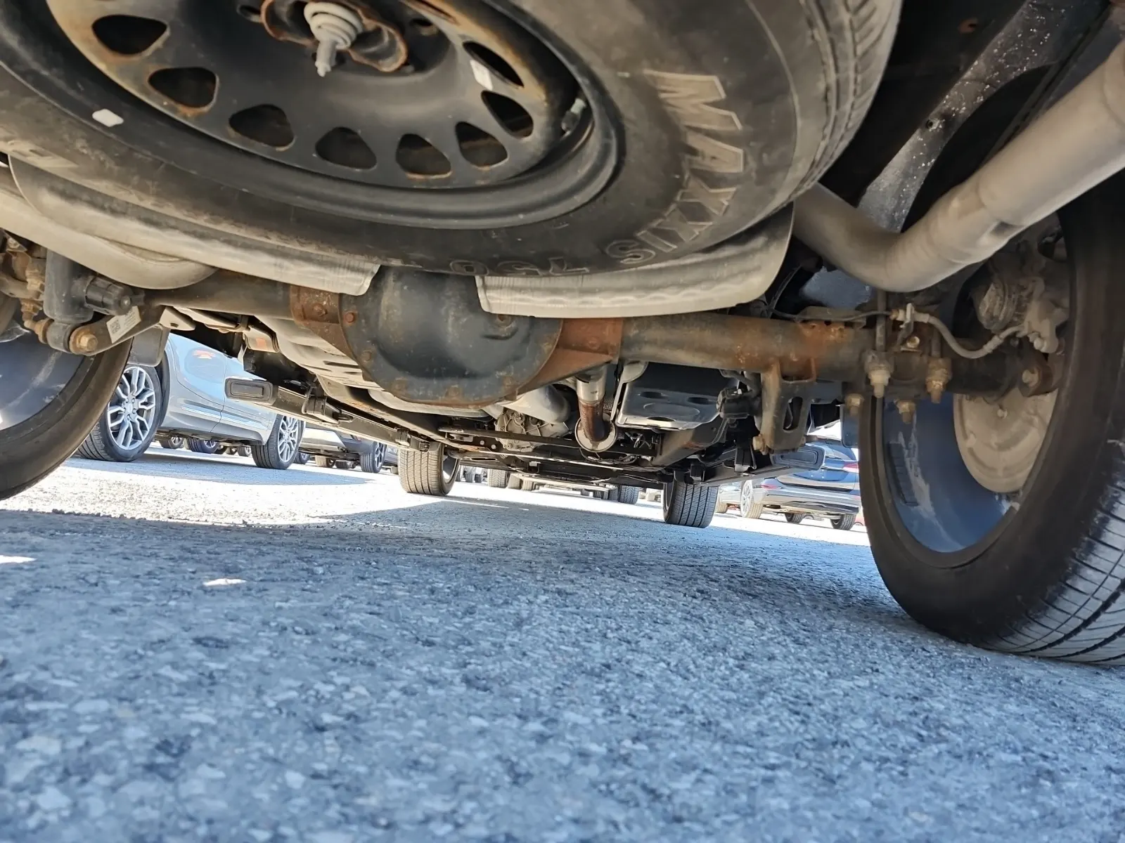 Undercarriage - Rear Photo