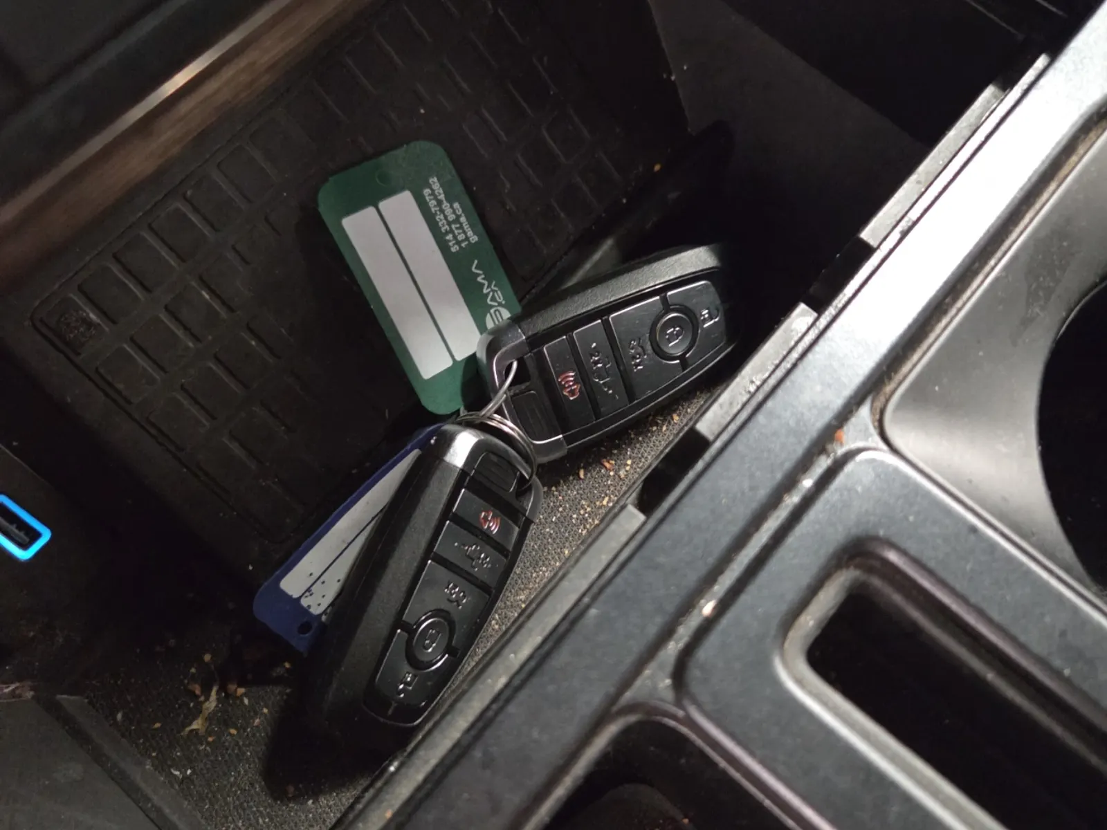 Keys/Fobs/Manual Photo
